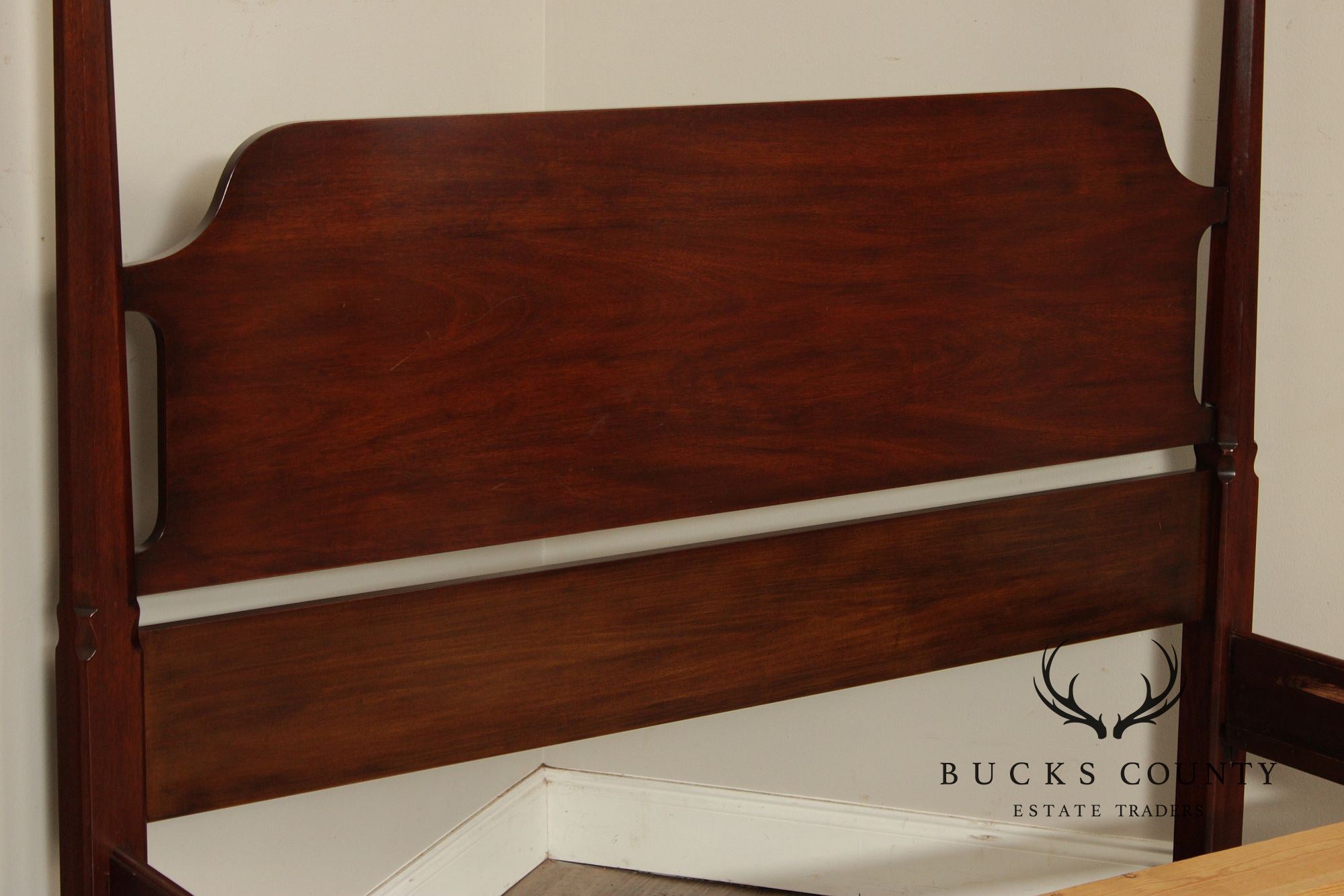 Henkel Harris Virginia Galleries Genuine Mahogany Queen Size Four Poster Bed