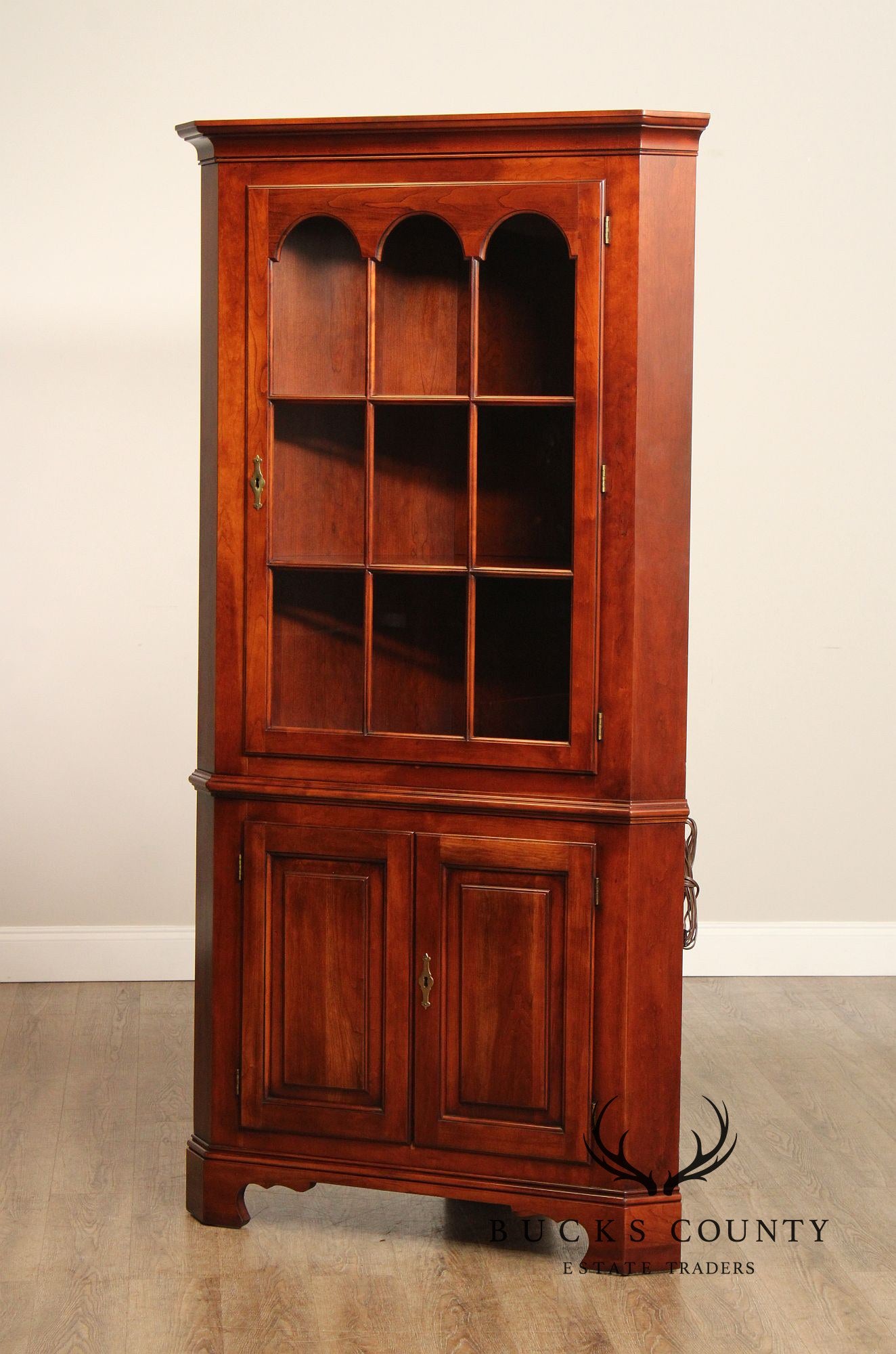 Statton Chippendale Style Cherry Corner Cabinet