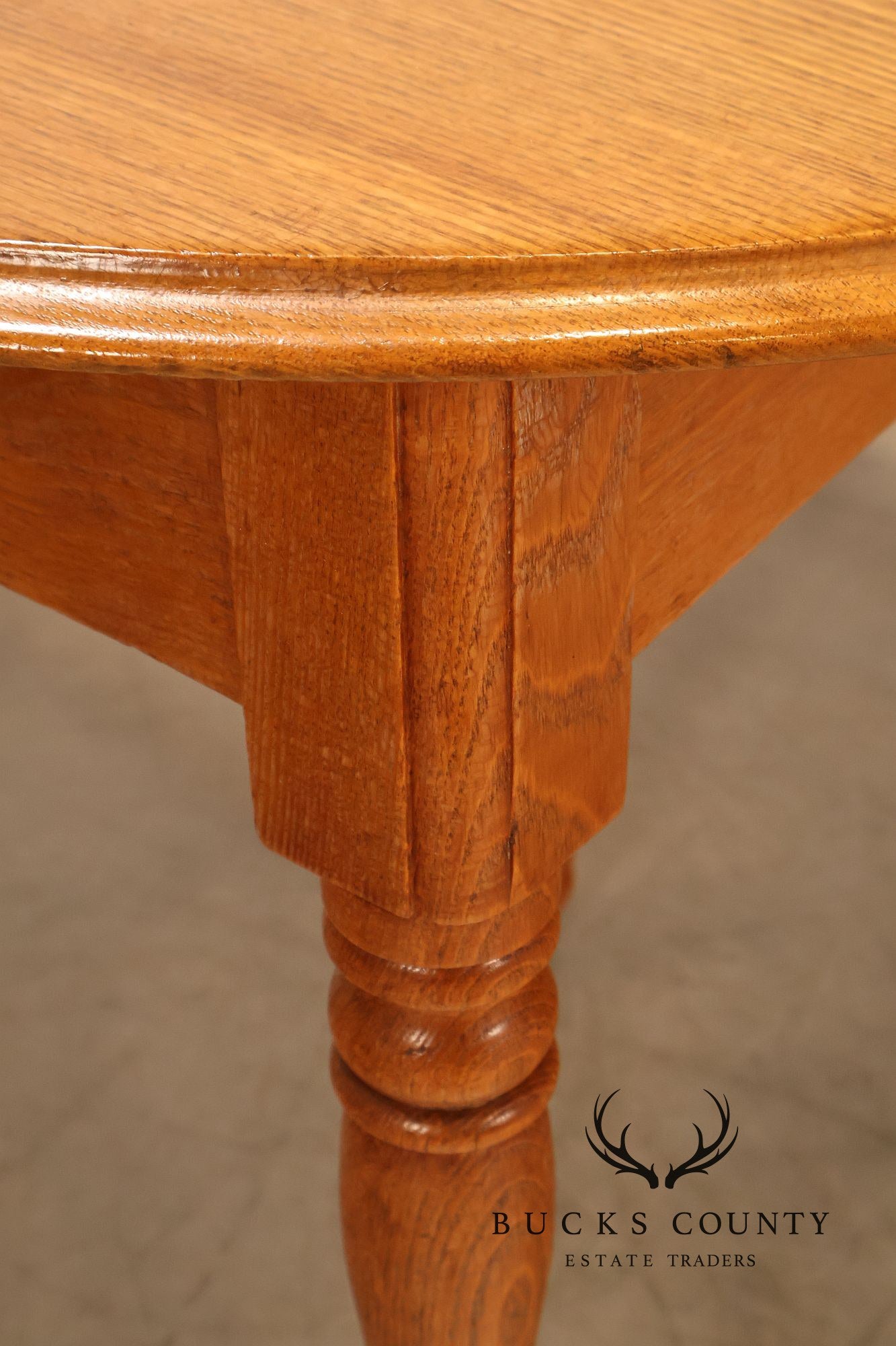 Antique Farmhouse Style Round Oak Extendable Dining Table