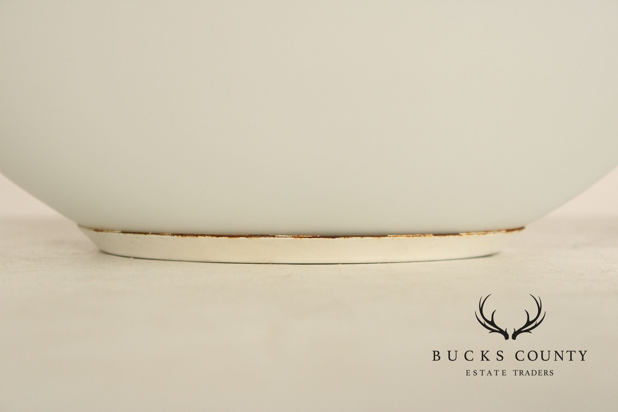 Laurel Lamp Company Mid Century Modern Glass Egg Lamp