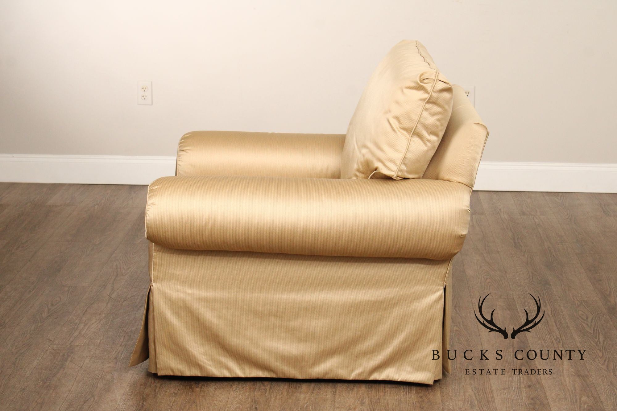 Alexandria Classic Rolled Arm Lounge Chair