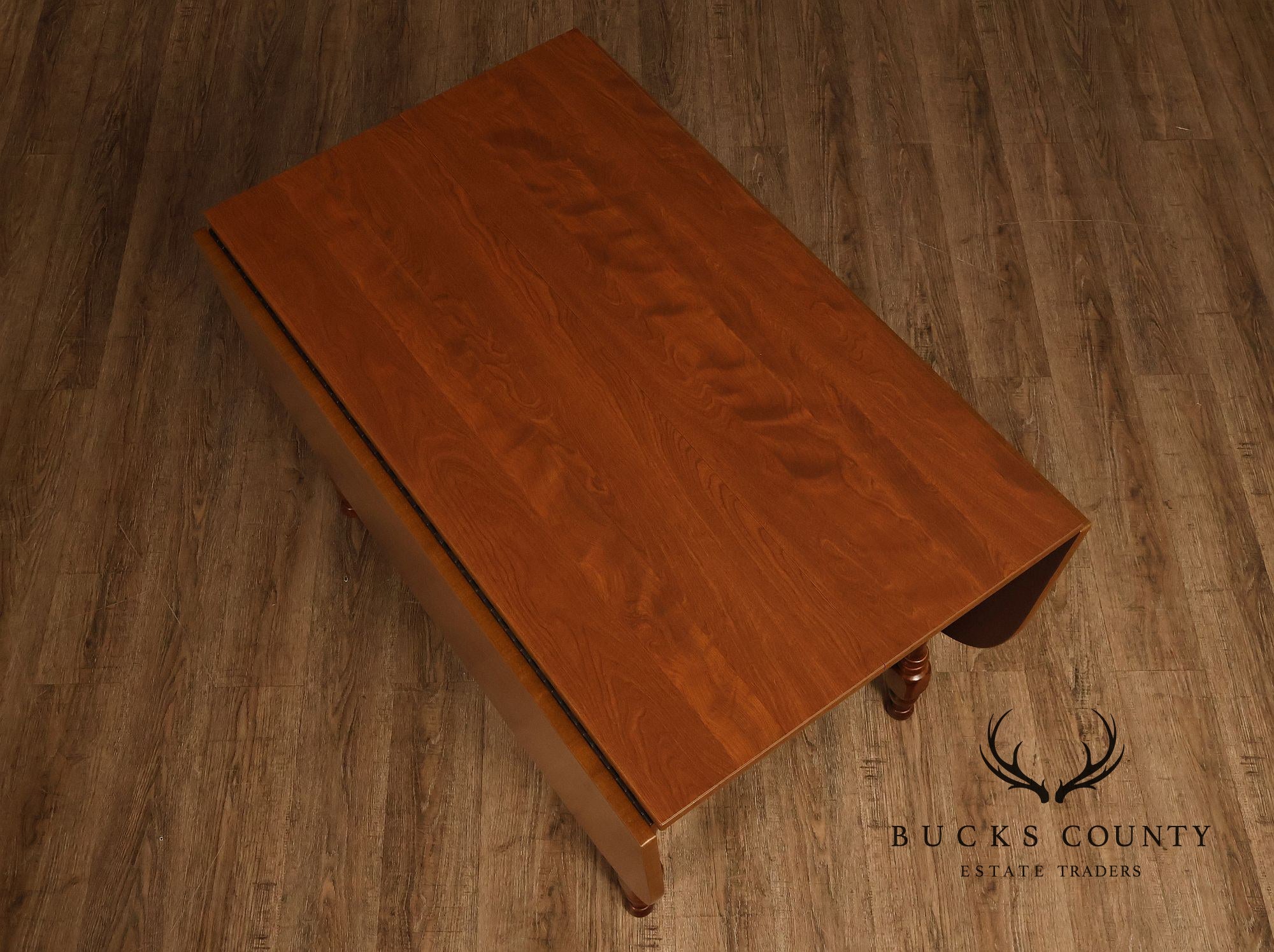 Traditional Maple Expandable Drop Leaf Gateleg Dining Table