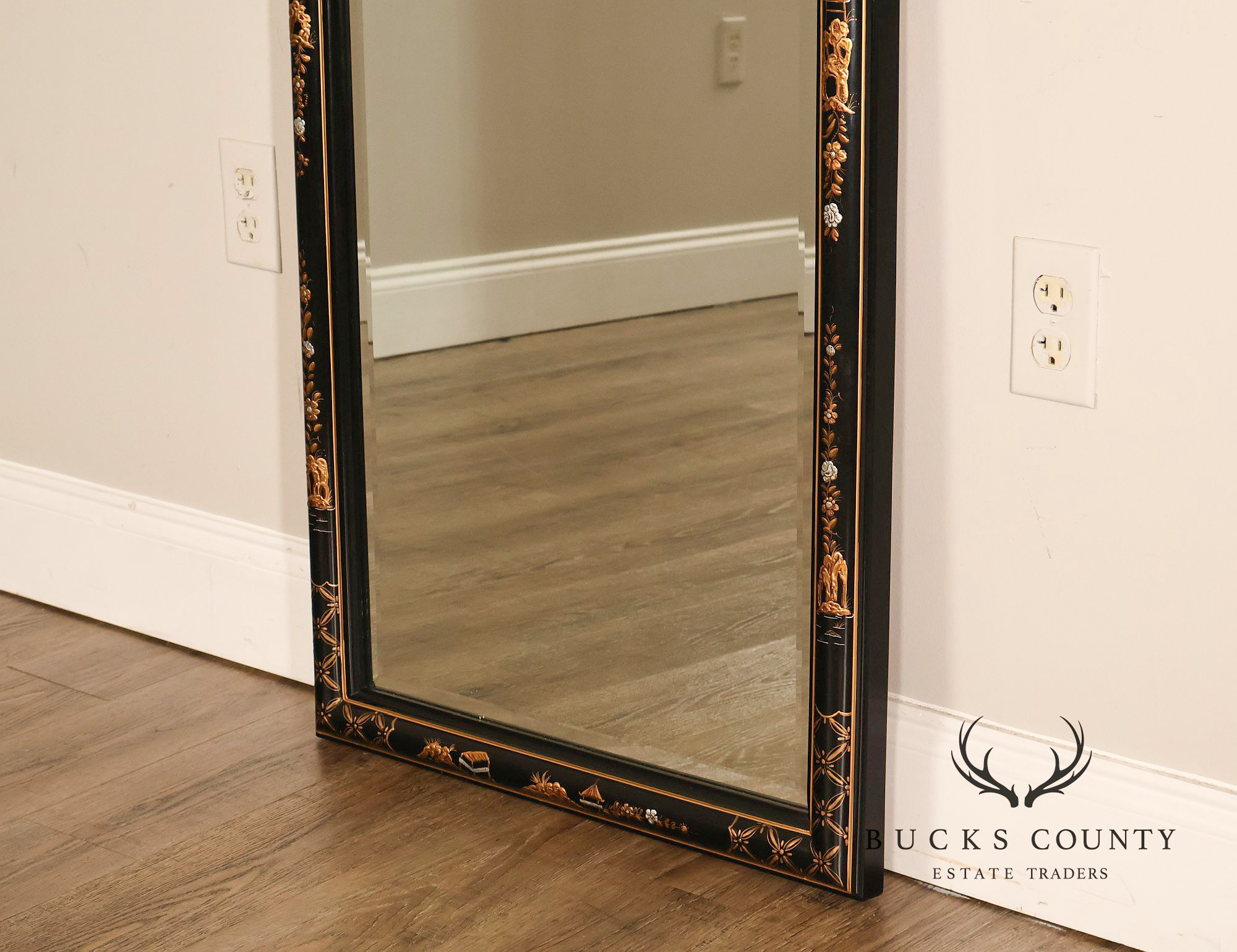 Henredon Chinoiserie Style Keyhole Wall Mirror