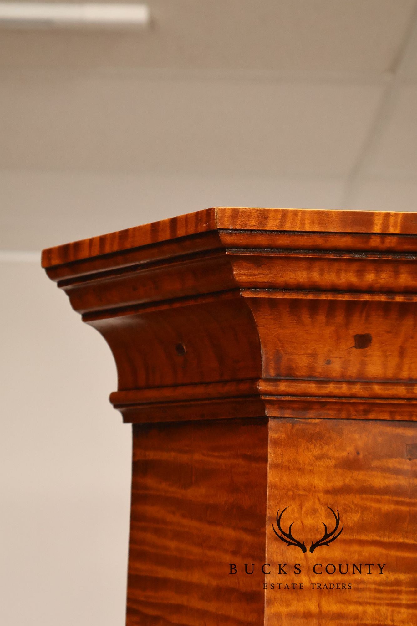 Louis Irion Tiger Maple Corner Cabinet*