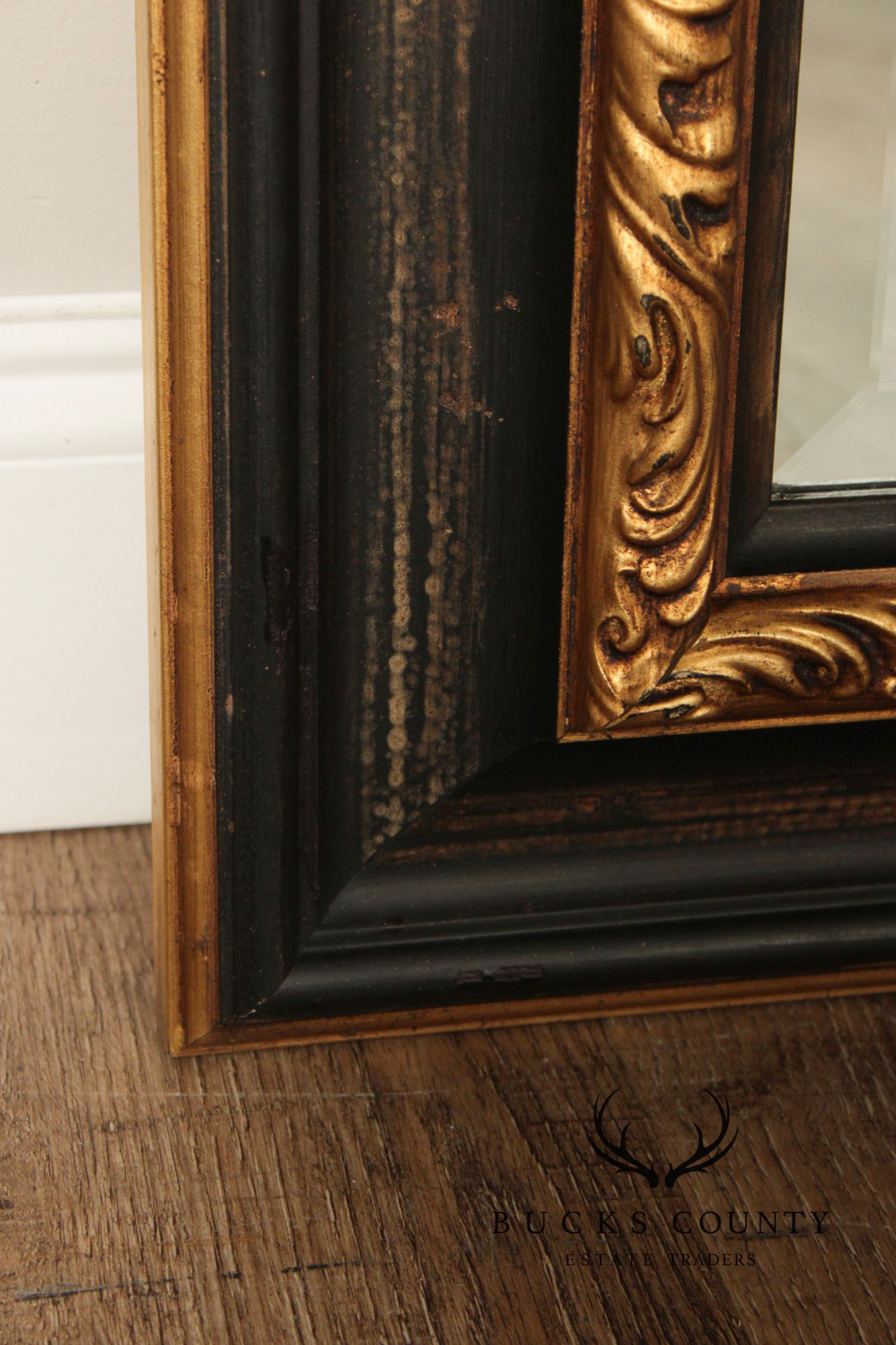 Traditional Distress Painted Wall Mirror