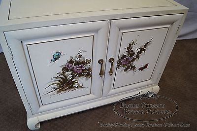 Quality Pair of Hand Painted Asian Style Nightstands