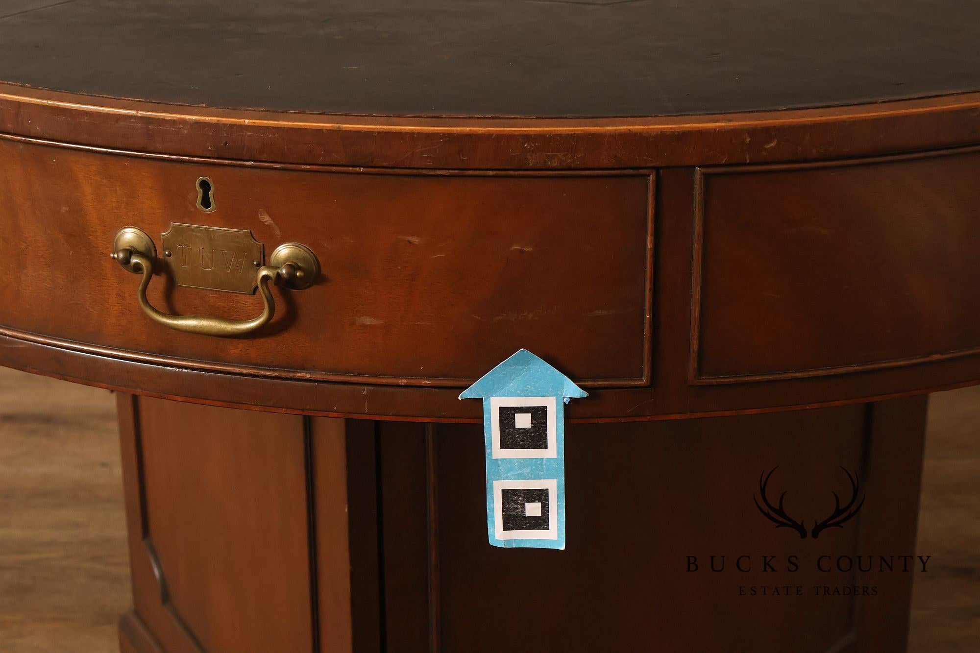 Kittinger Leather Top Round Rent Table With Drawers T295