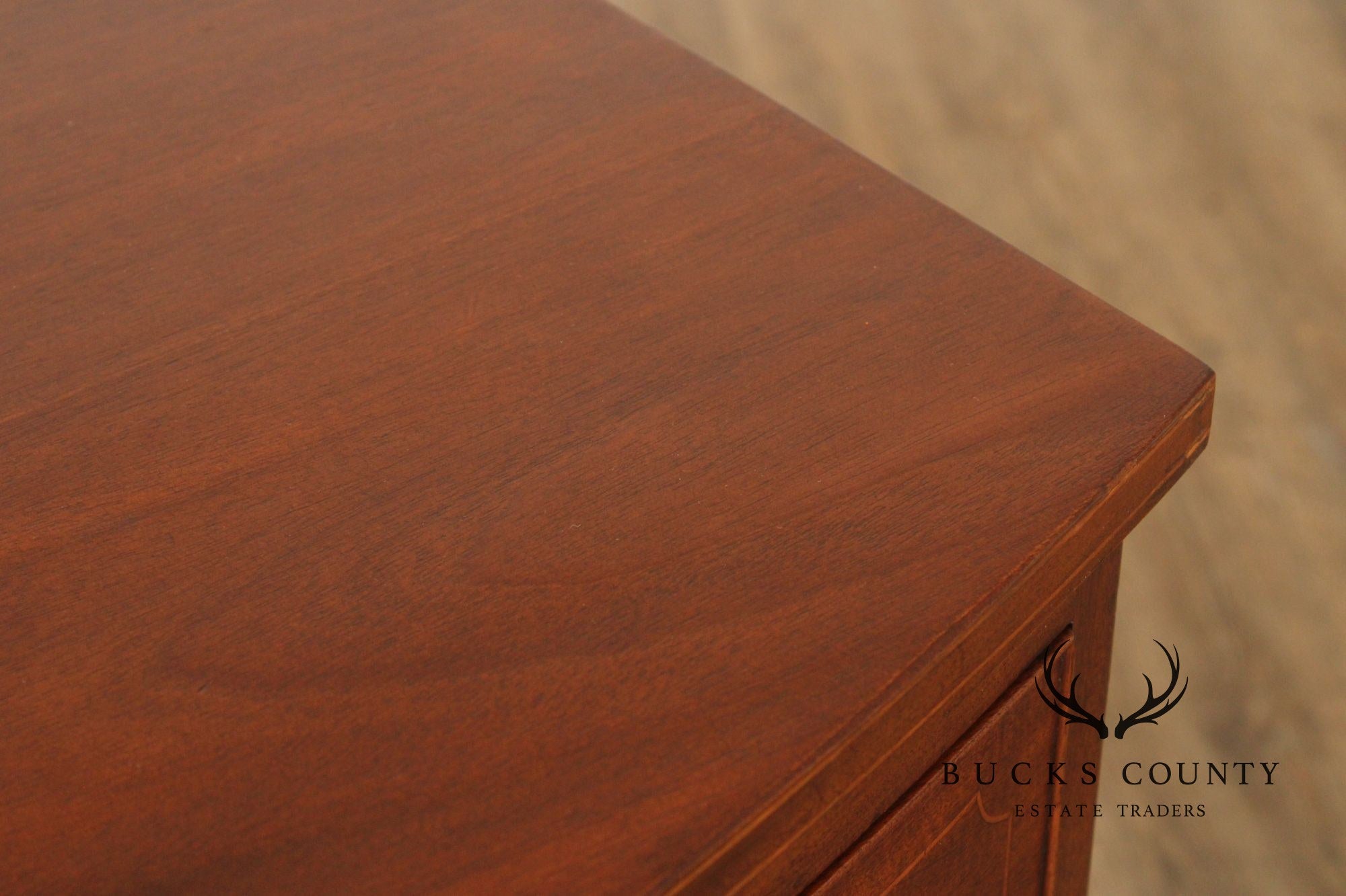 Biggs Hepplewhite Style Mahogany Chest of Drawers