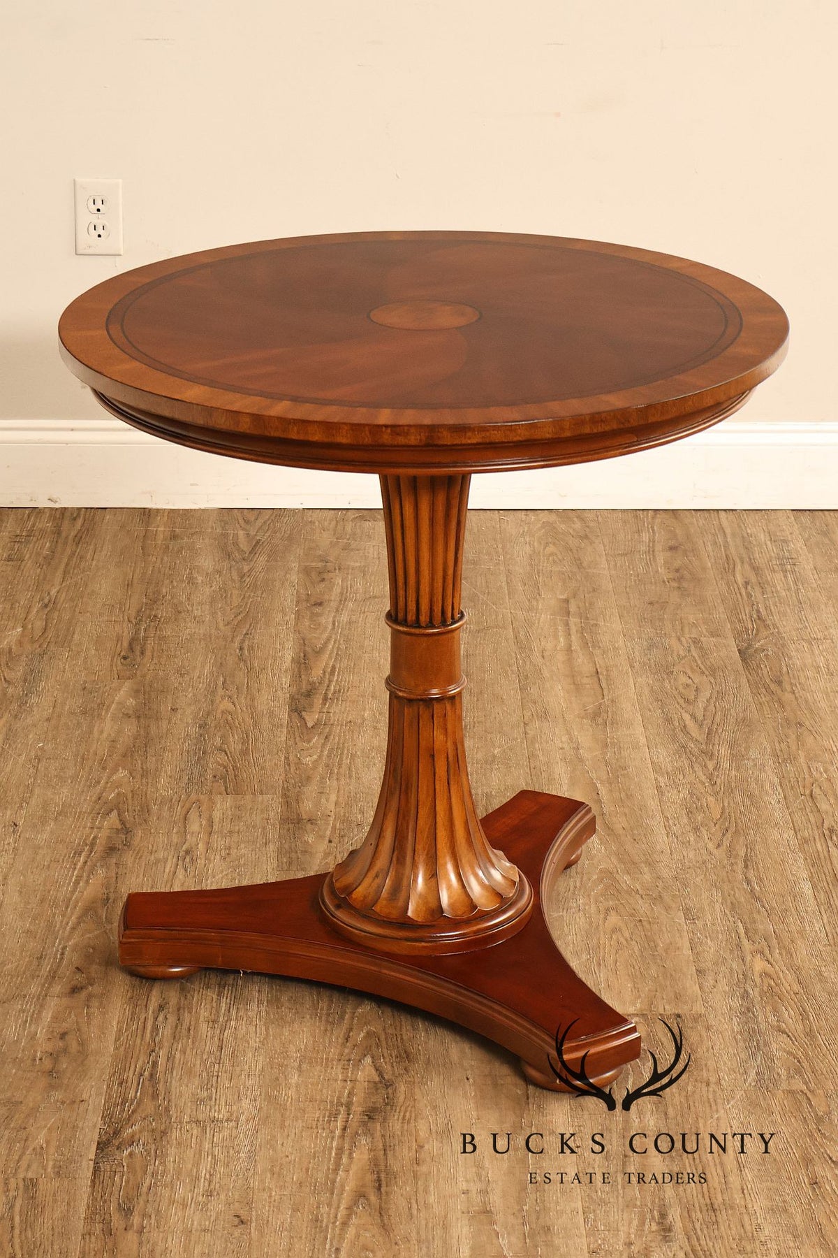 Ethan Allen Townhouse Collection Inlaid Pedestal Side Table