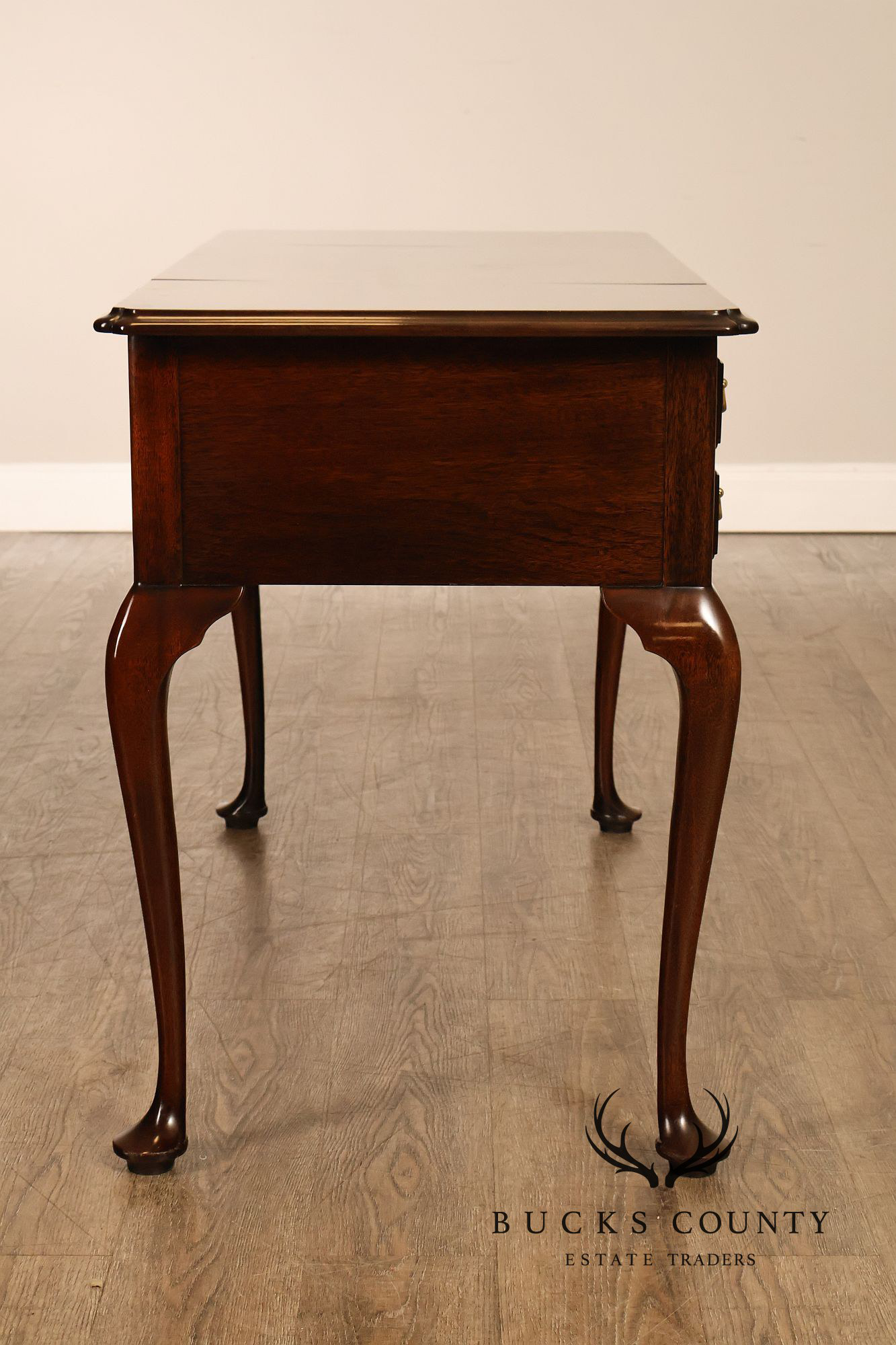 Stickley Queen Anne Style Mahogany Vanity Dressing Table