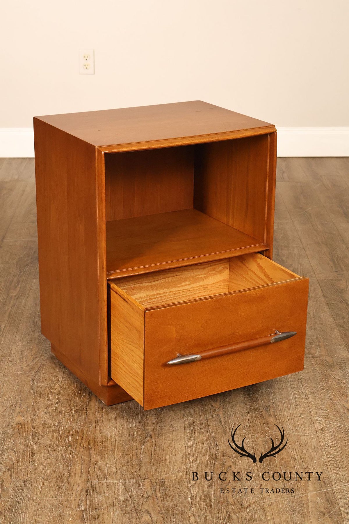 Widdicomb Mid Century Modern Pair of Walnut Nightstands