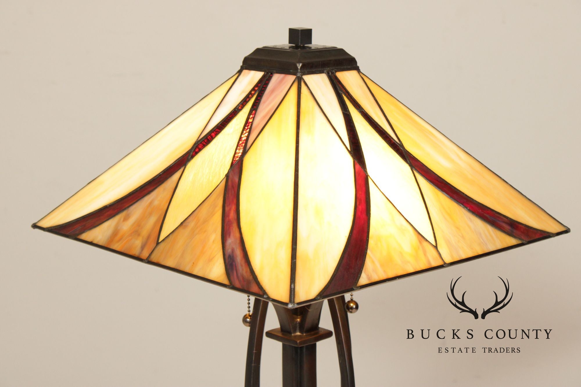 Quoizel 'Asheville' Stained Glass Table Lamp