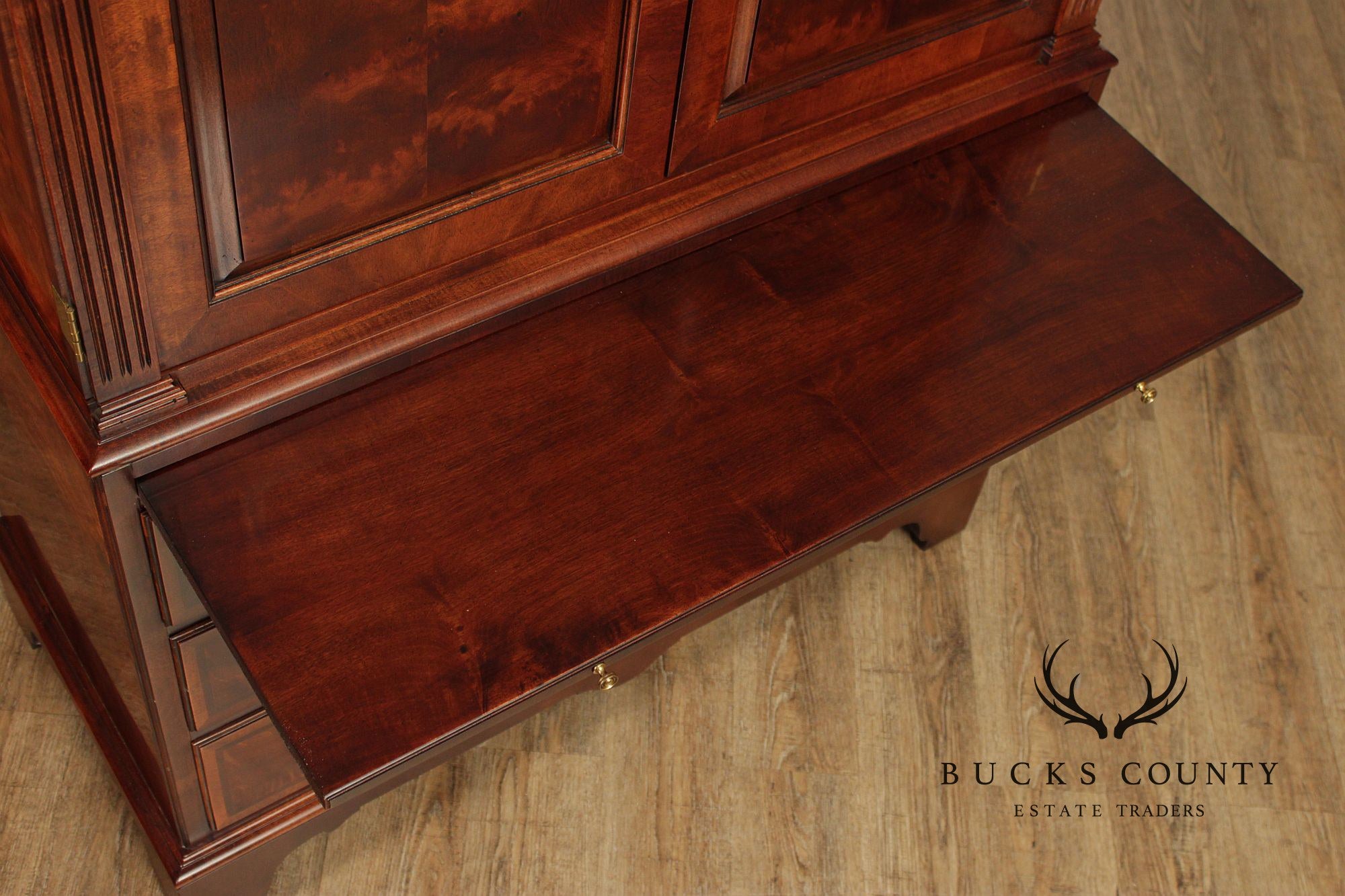 Henredon Aston Court Collection Mahogany Chippendale Bedroom Armoire Cabinet