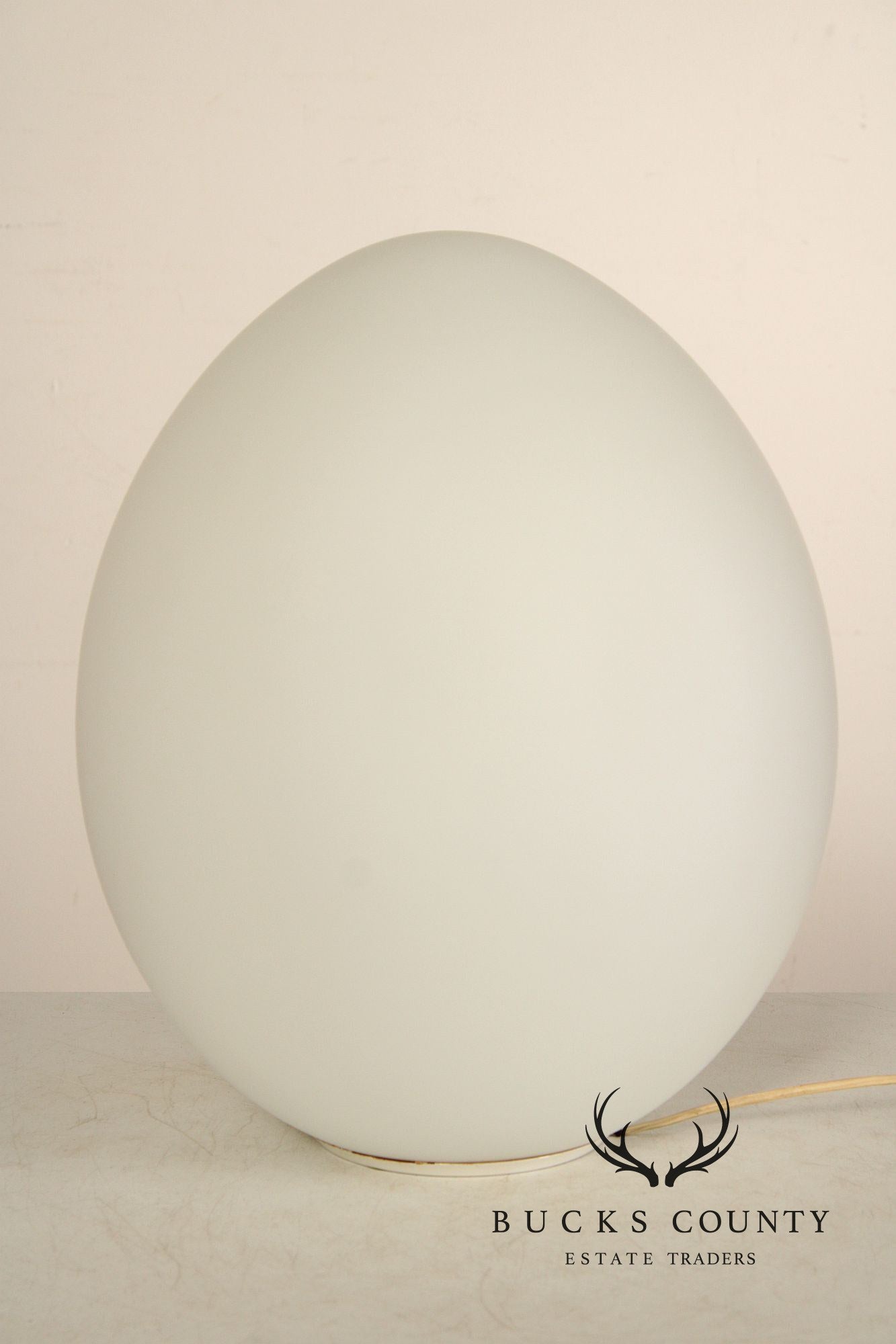 Laurel Lamp Company Mid Century Modern Glass Egg Lamp