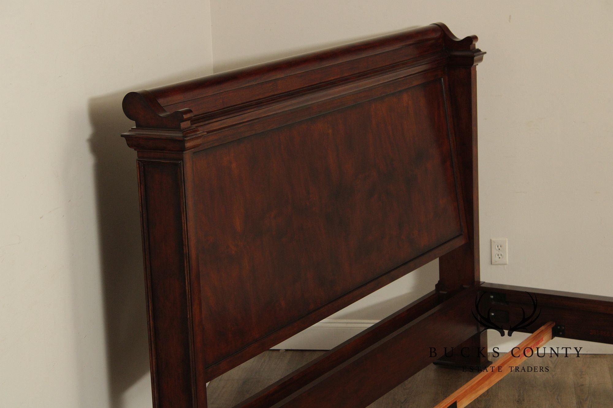 Bernhardt Traditional King Size Sleigh Bed