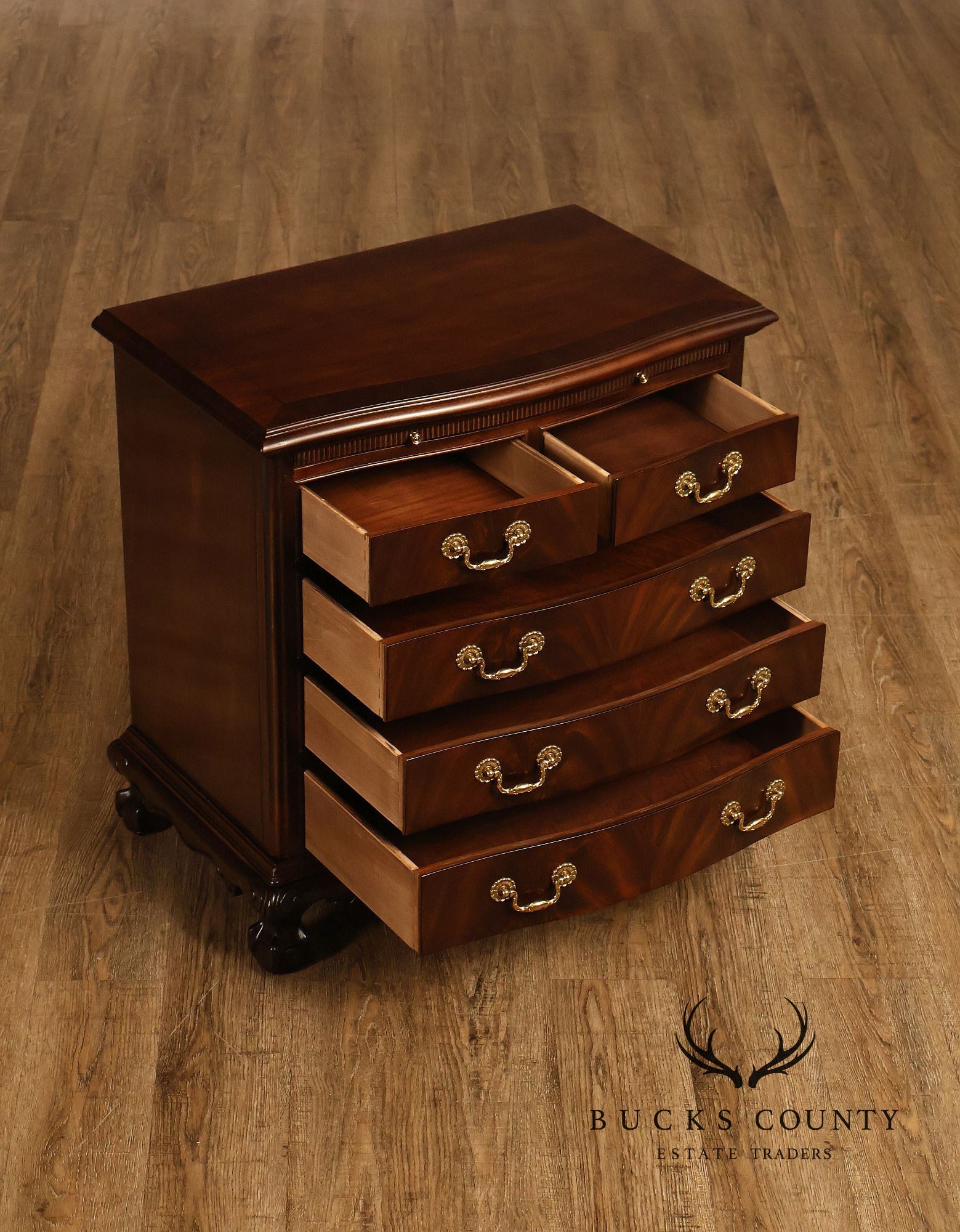 Drexel Heritage Heirlooms Collection Pair of Mahogany Bedside Chests Nightstands