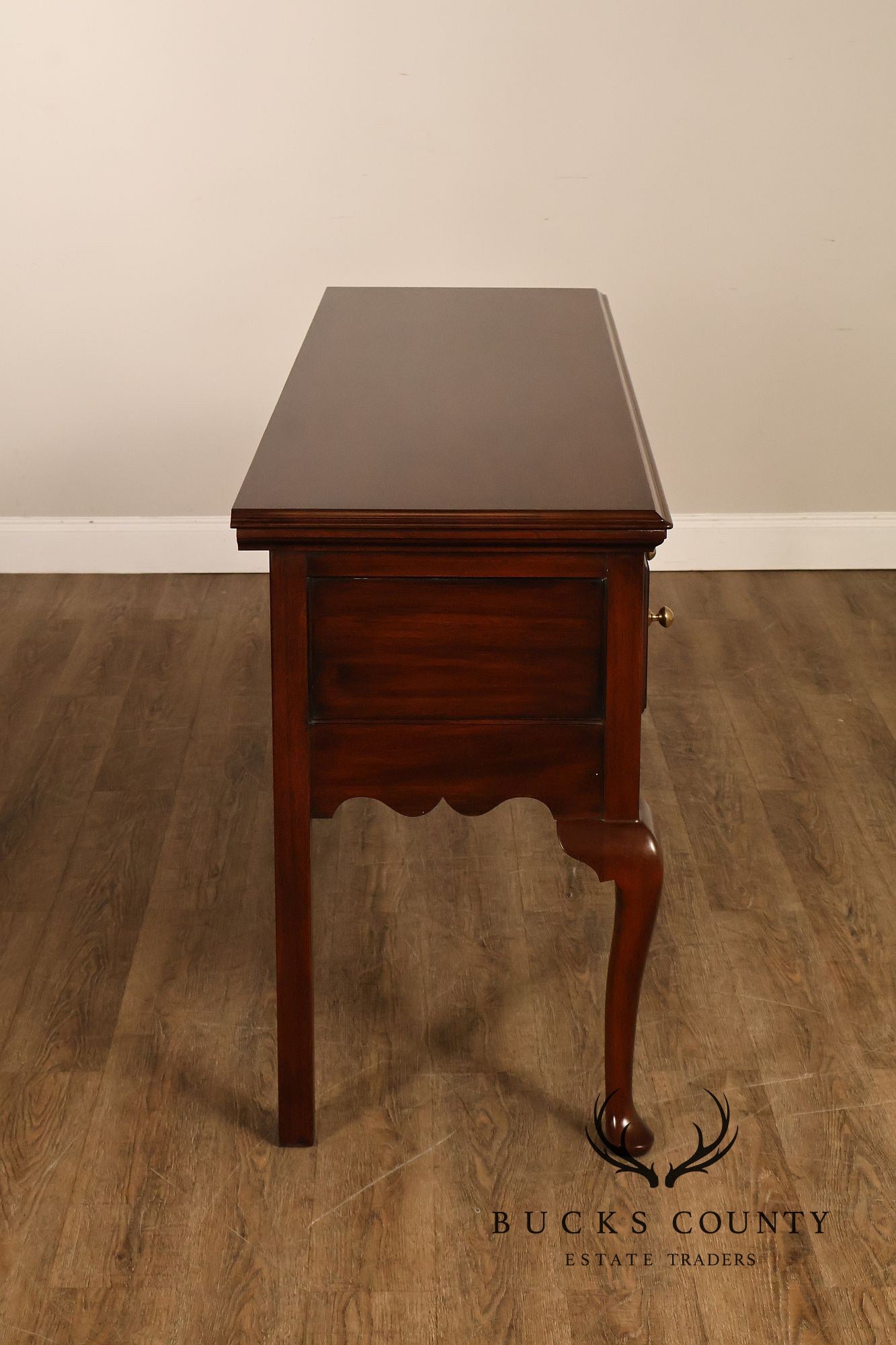 Henkel Harris Queen Anne Banded Mahogany Hunt Board