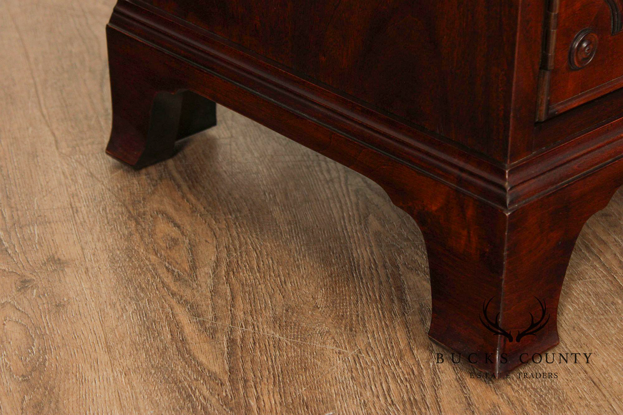 Century Furniture Georgian Style Pair of Mahogany Nightstands