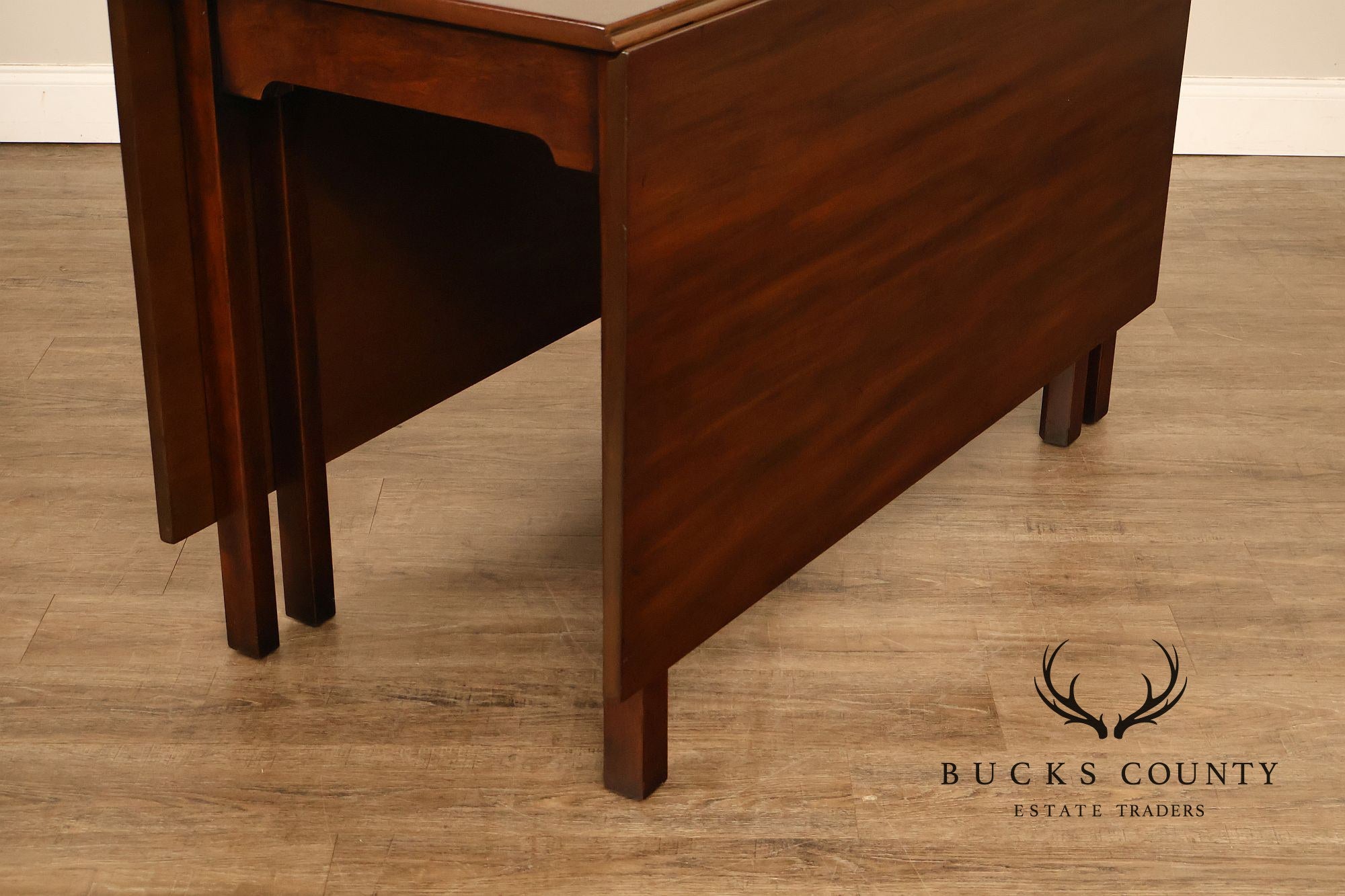 Kittinger Colonial Williamsburg Mahogany Drop Leaf Dining Table
