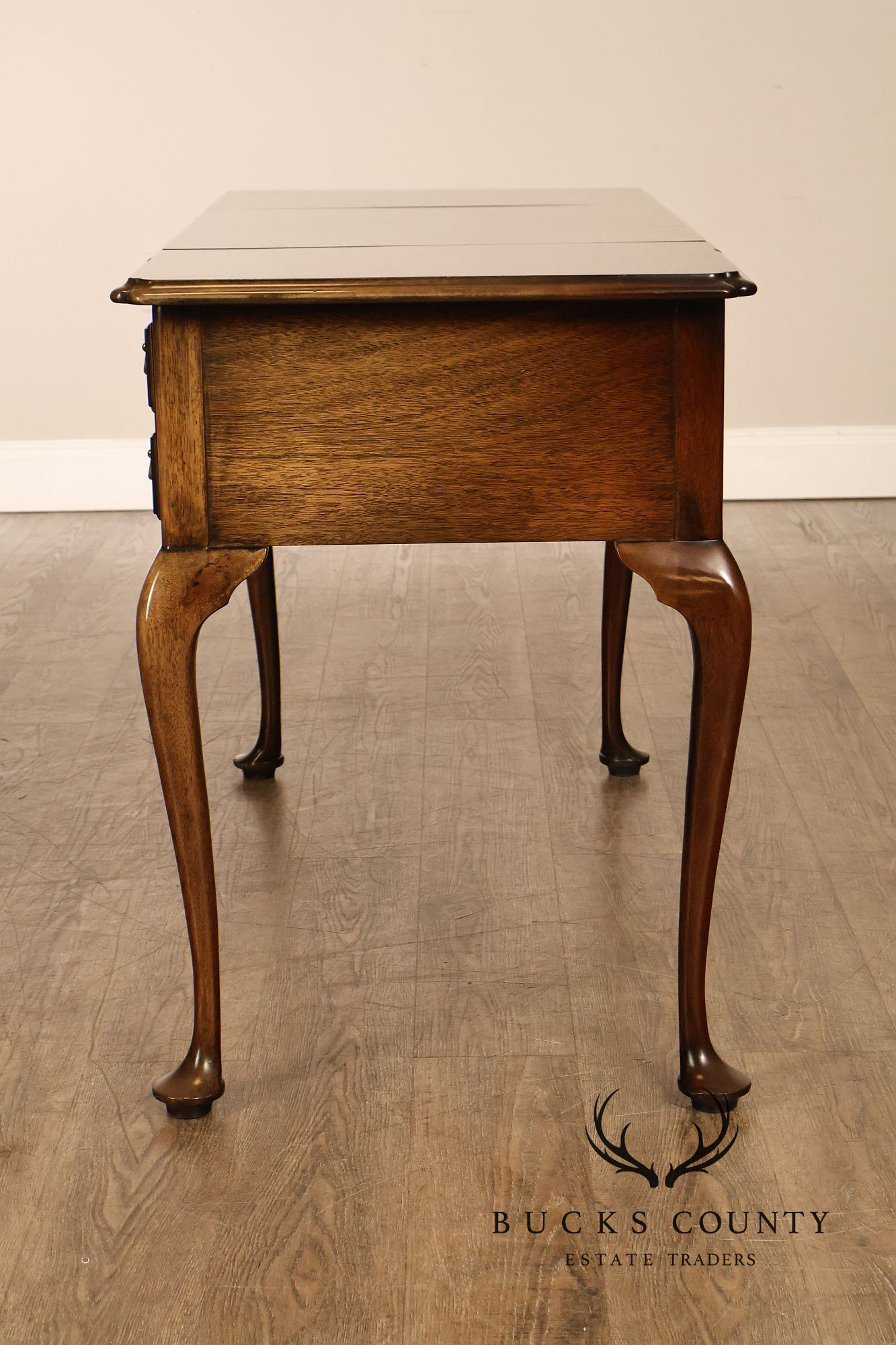 Stickley Queen Anne Style Mahogany Vanity Dressing Table