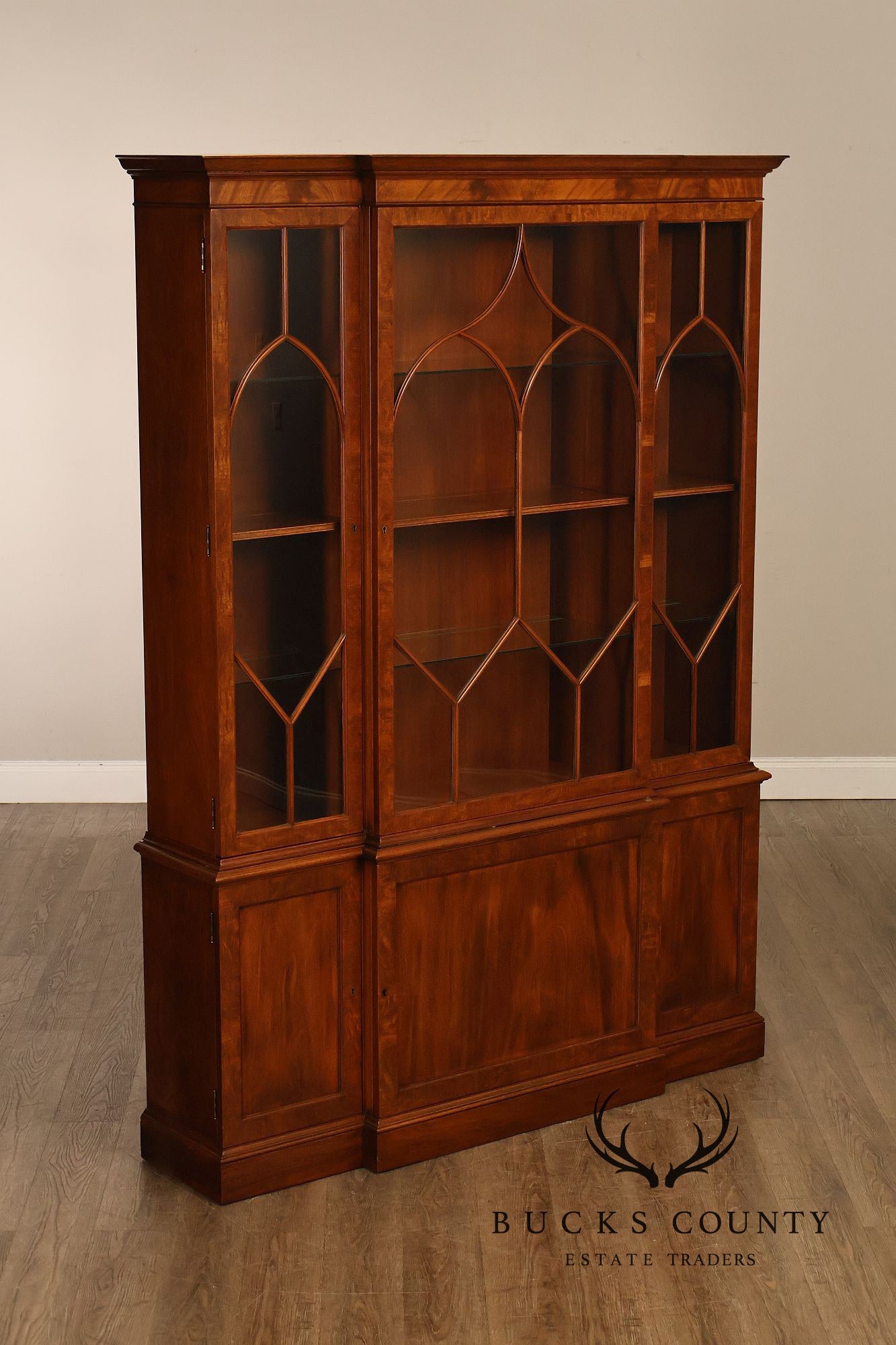 Kittinger Mahogany Chippendale Style Breakfront China Cabinet