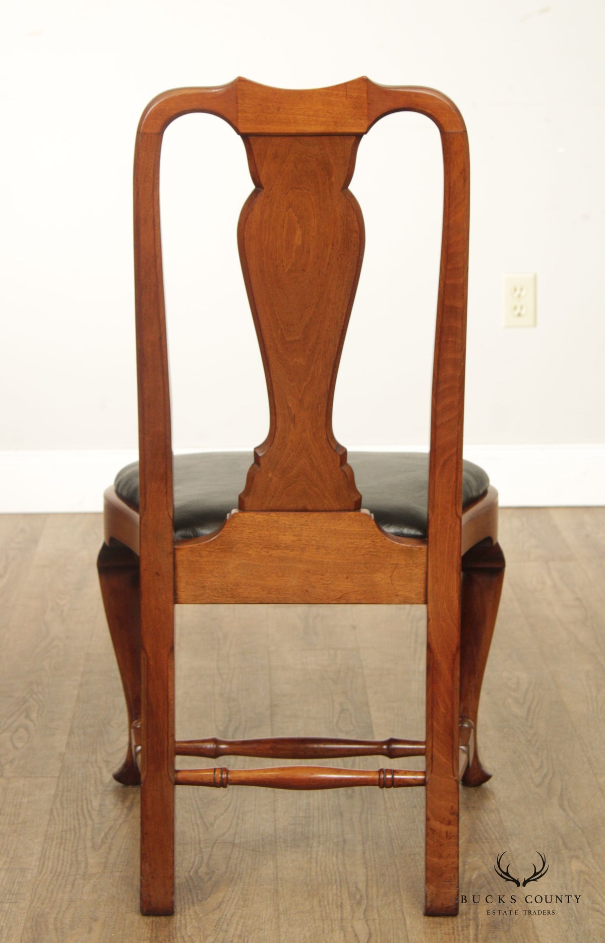 Queen Anne Style Vintage Custom Quality Set Eight Mahogany Dining Chairs