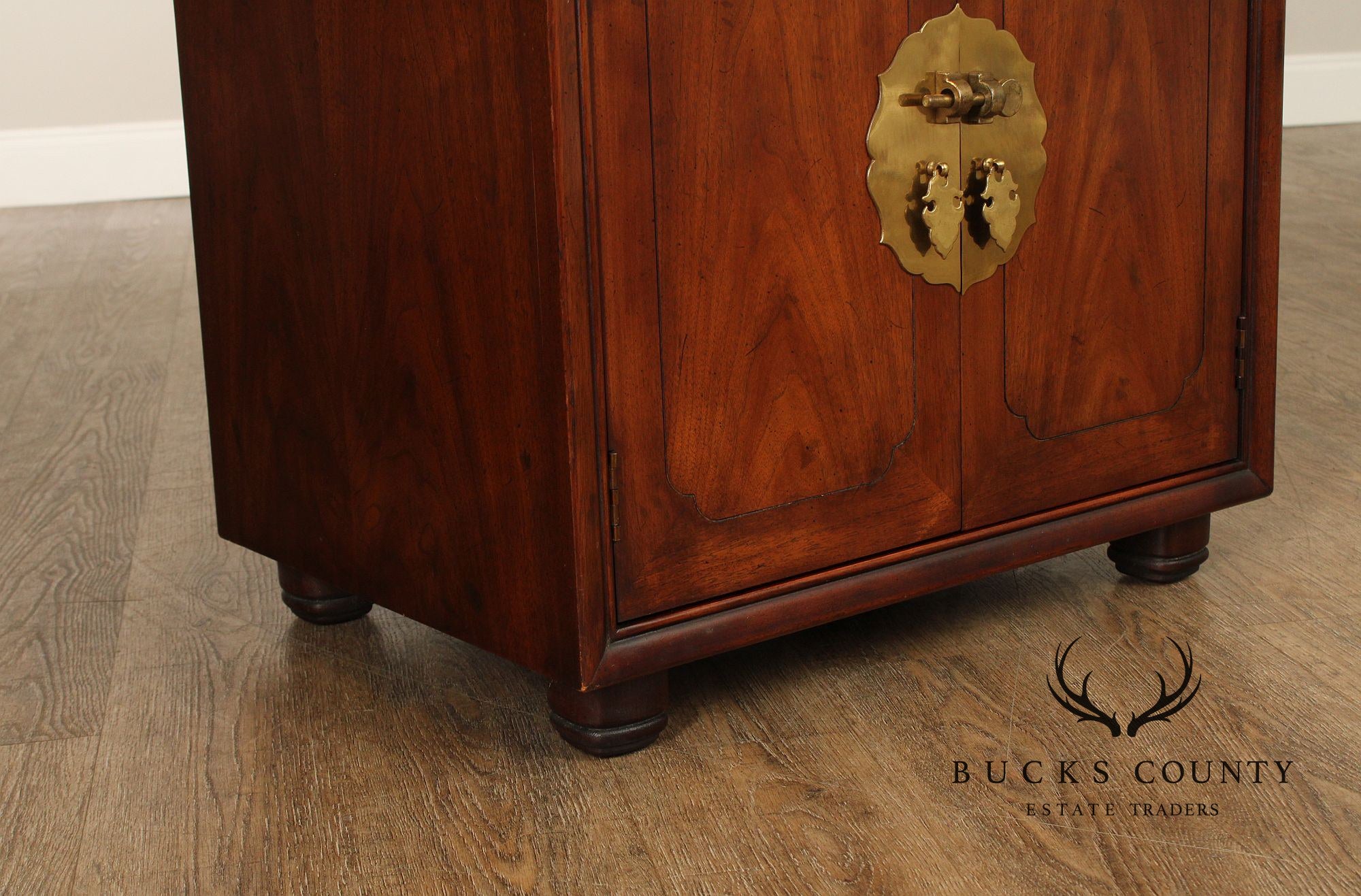 Henredon Vintage Asian Influenced Mahogany Cabinet Nightstand