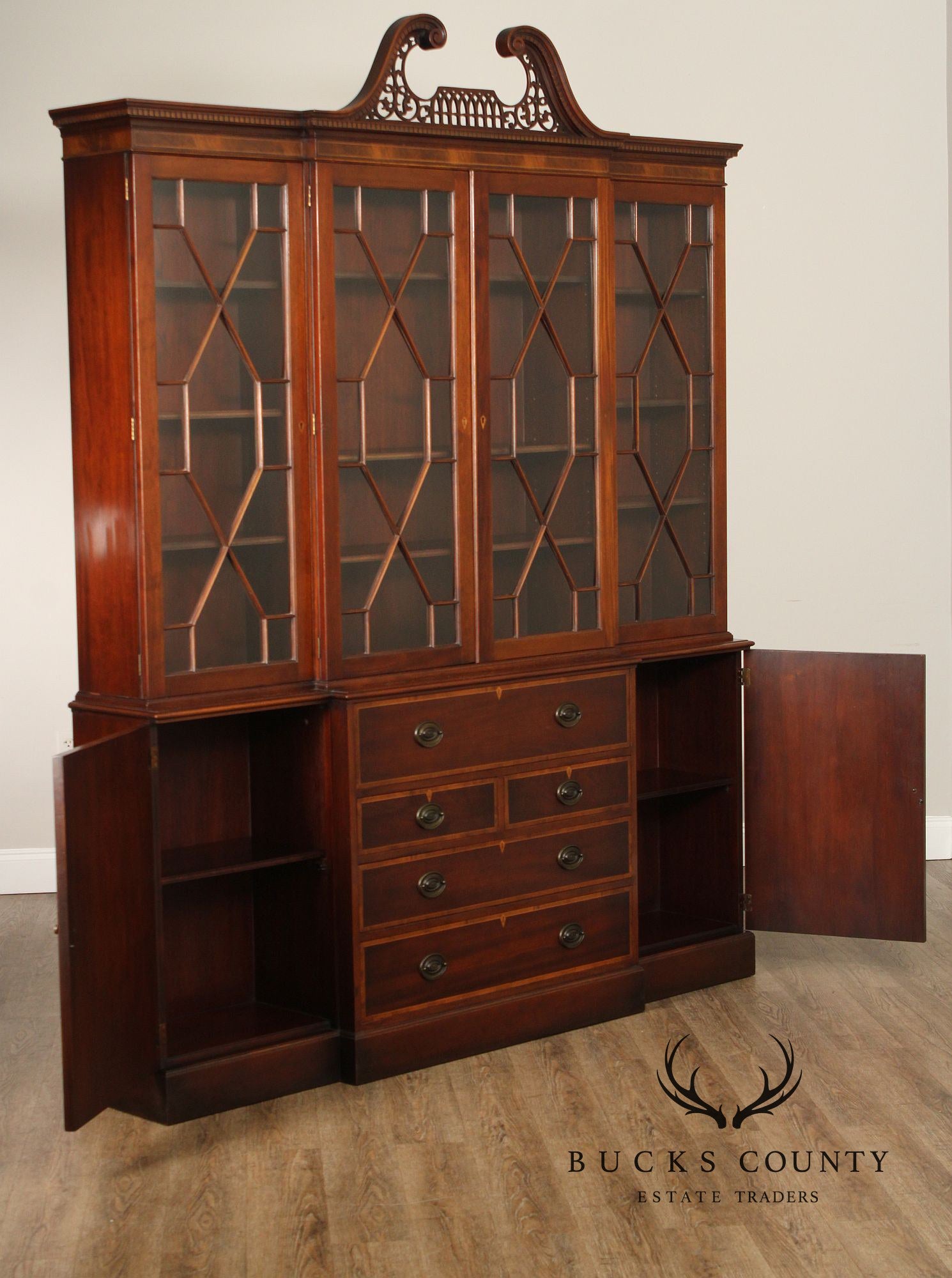 Baker Furniture Vintage Georgian Style Mahogany Breakfront Bookcase