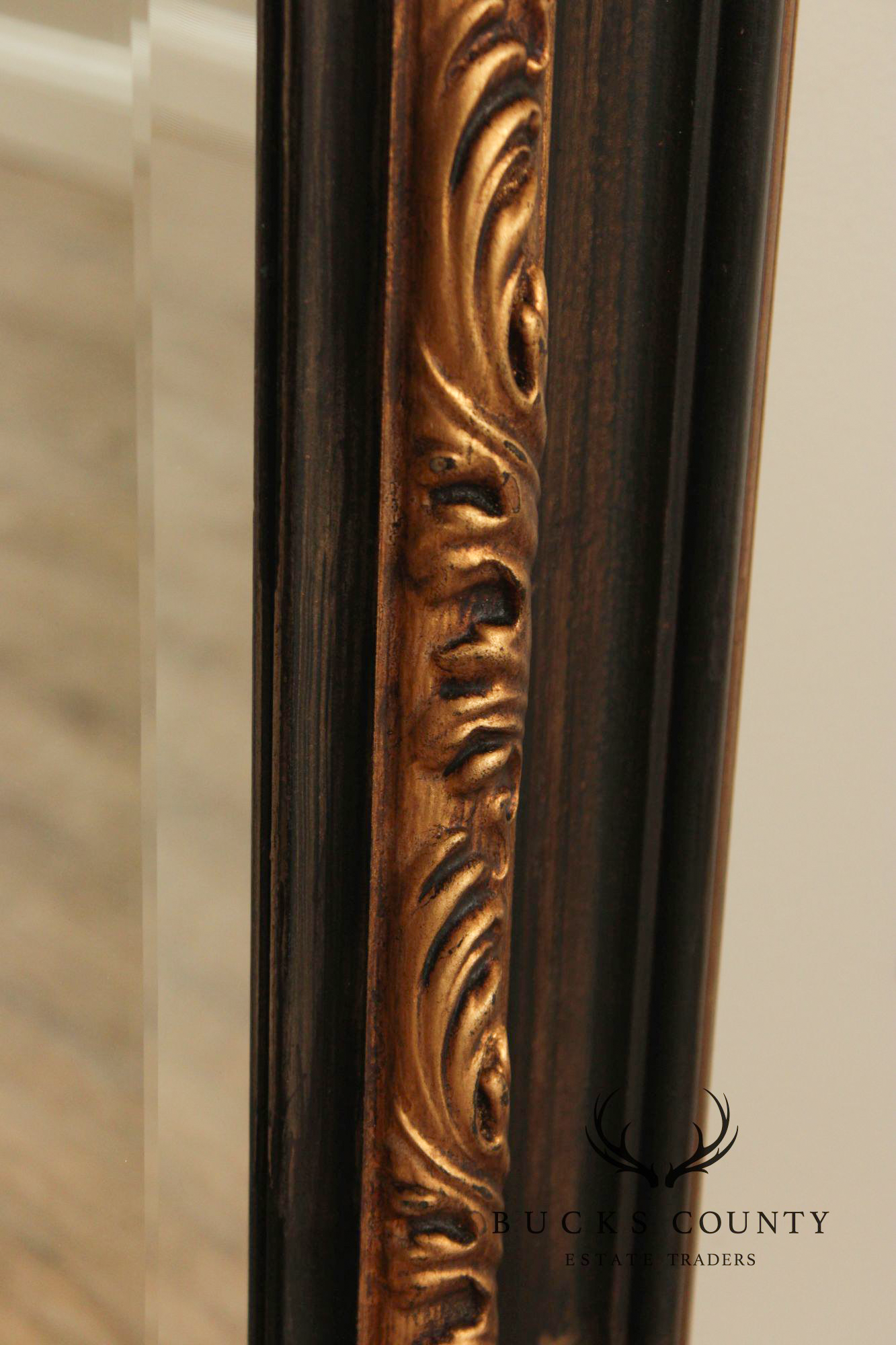 Traditional Distress Painted Wall Mirror