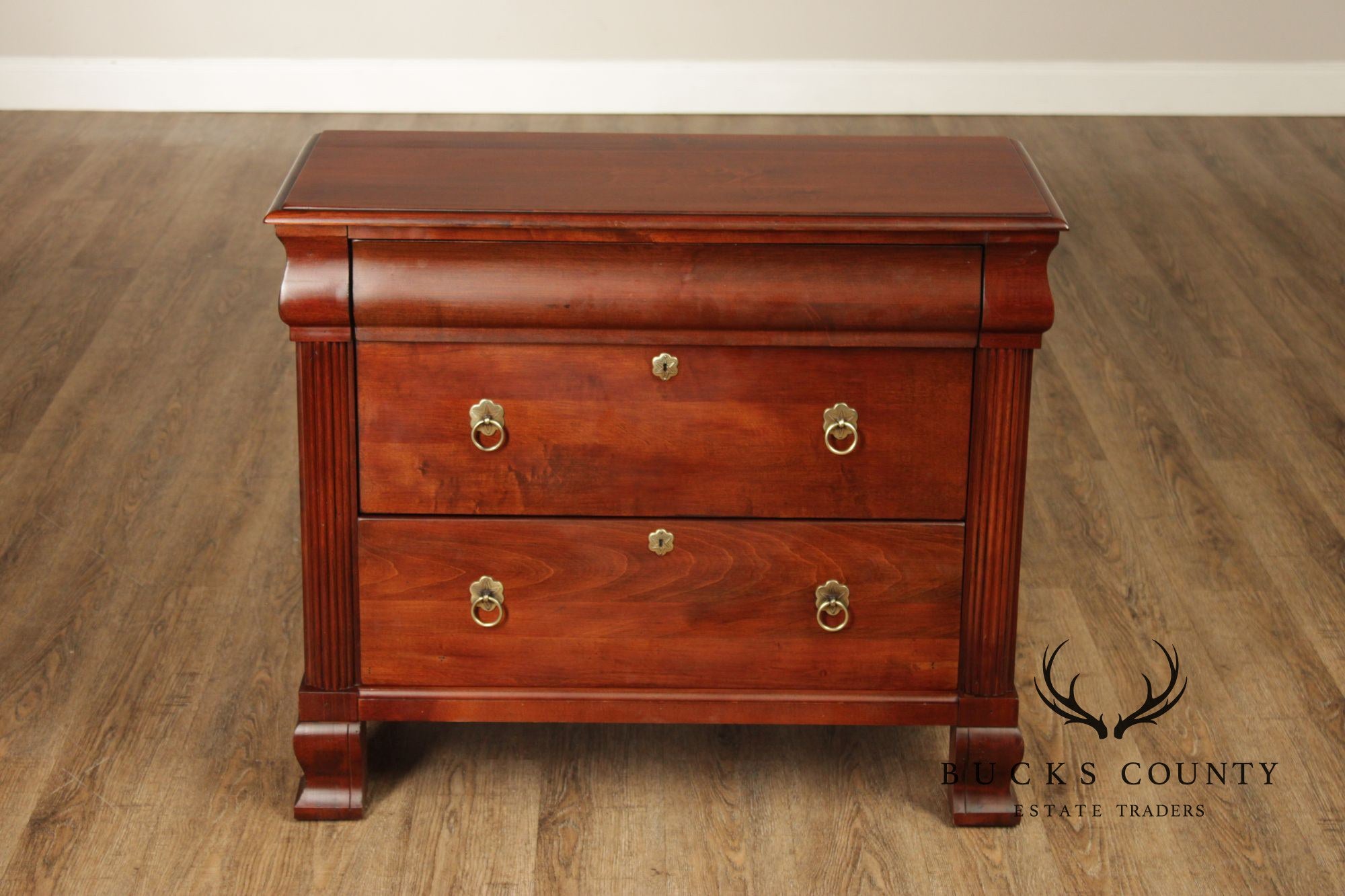 Ethan Allen British Classics Pair Of 'Daryn' Chest Nightstands