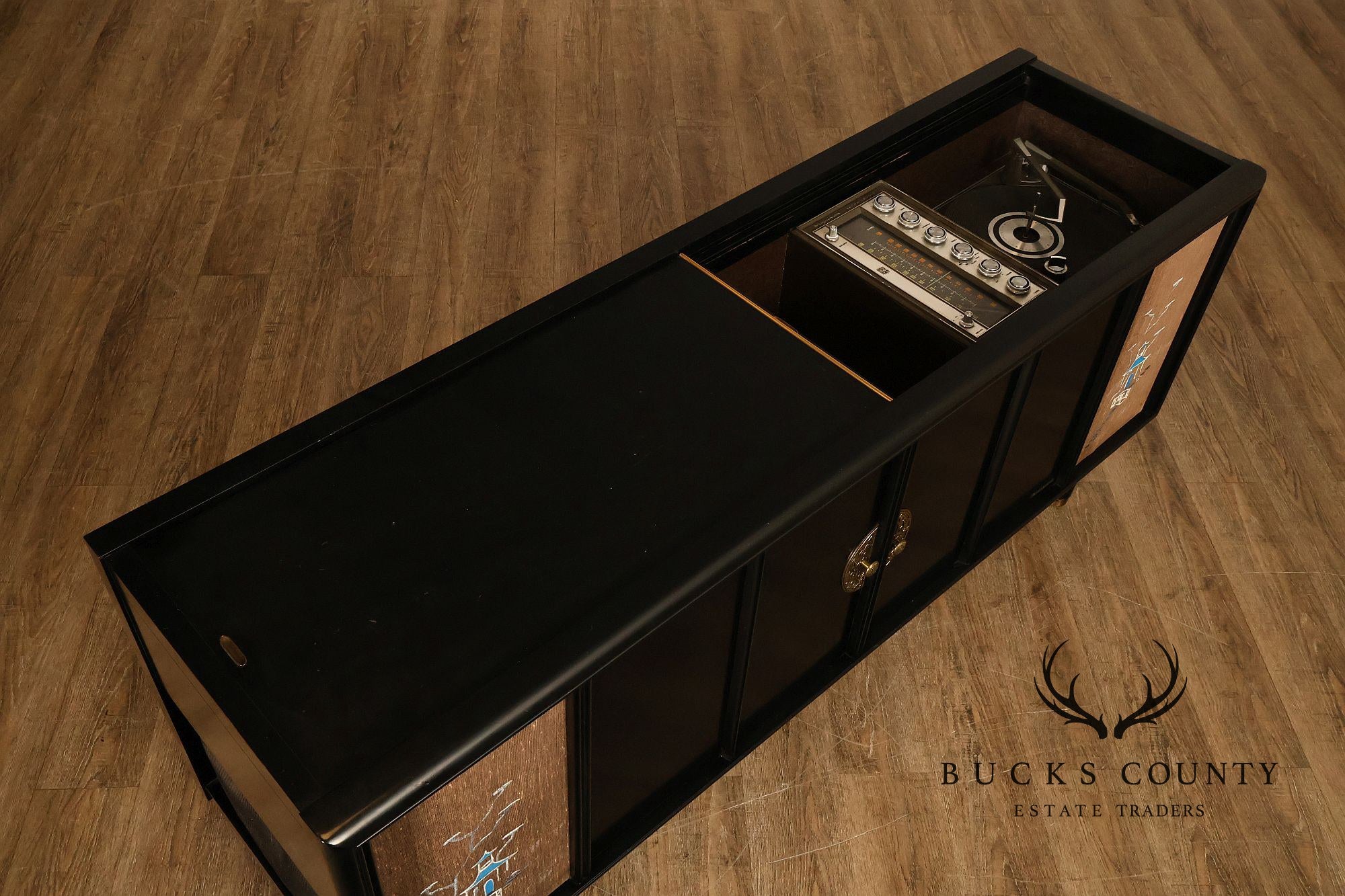 Magnavox Ebony Asian Influence Stereo Turntable Radio Console Table