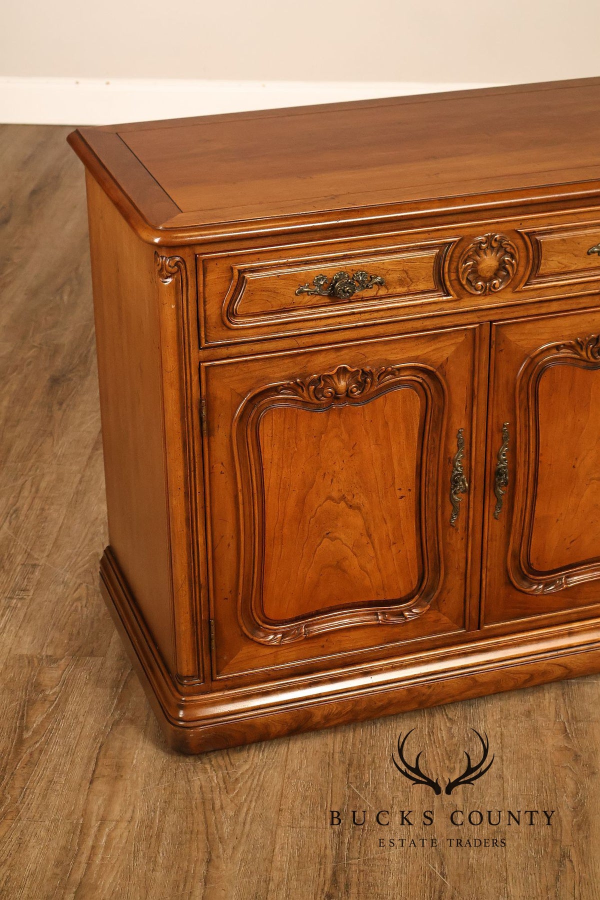 Henredon French Louis XV Style Walnut Buffet Sideboard