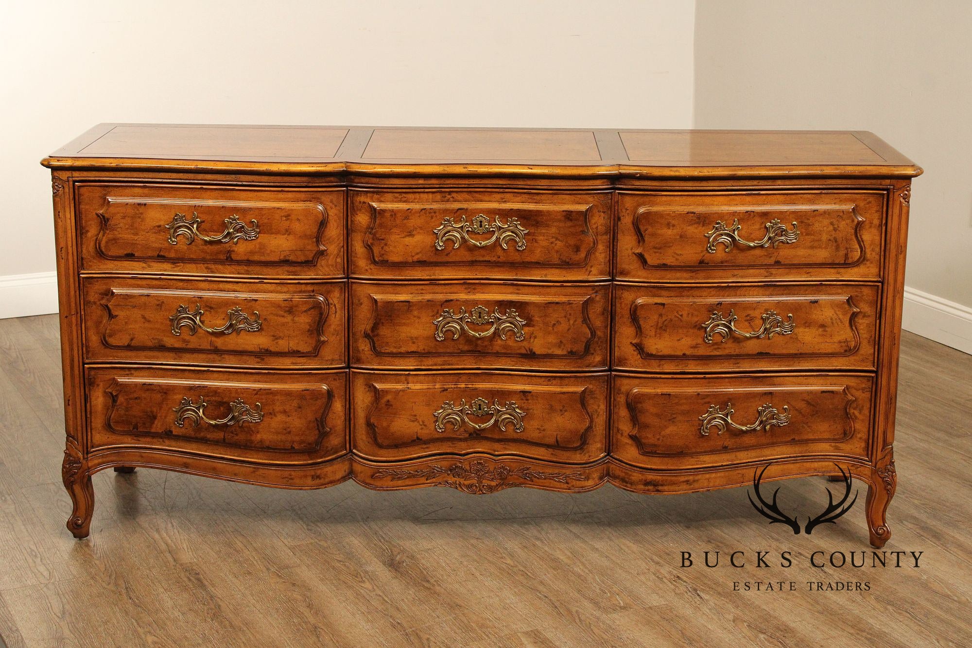 Henredon 'Villandry' French Louis XV Style Walnut Triple Dresser