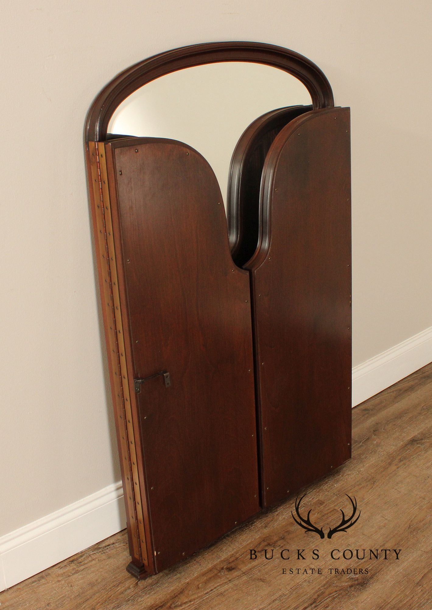 Ethan Allen 'Georgian Court' Cherry Trifold Dresser Mirror