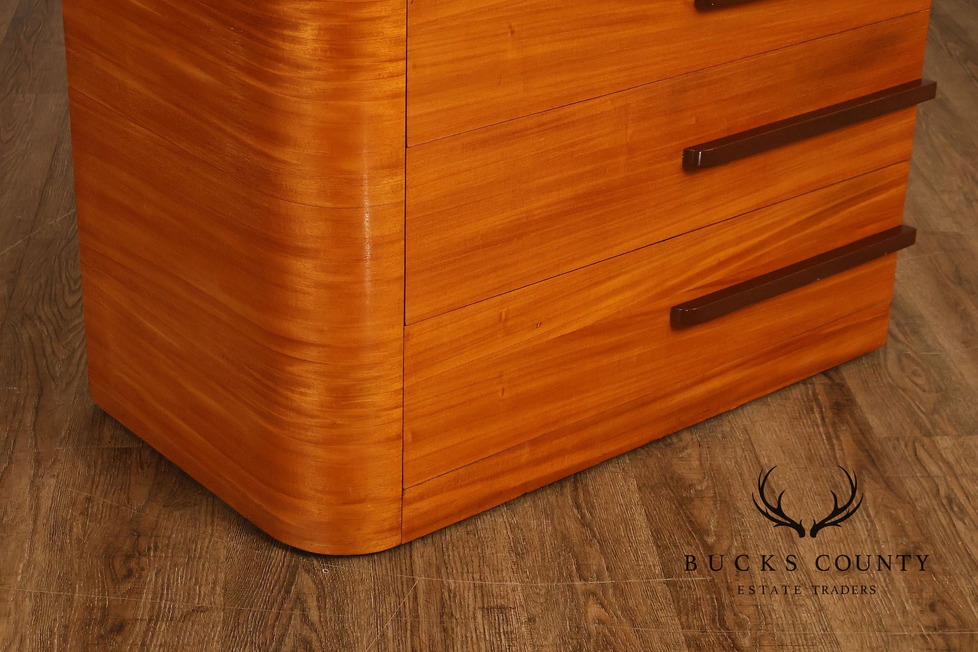 Donald Deskey Attributed 1930s Art Deco Streamlined Pair Of Five Drawer Chests