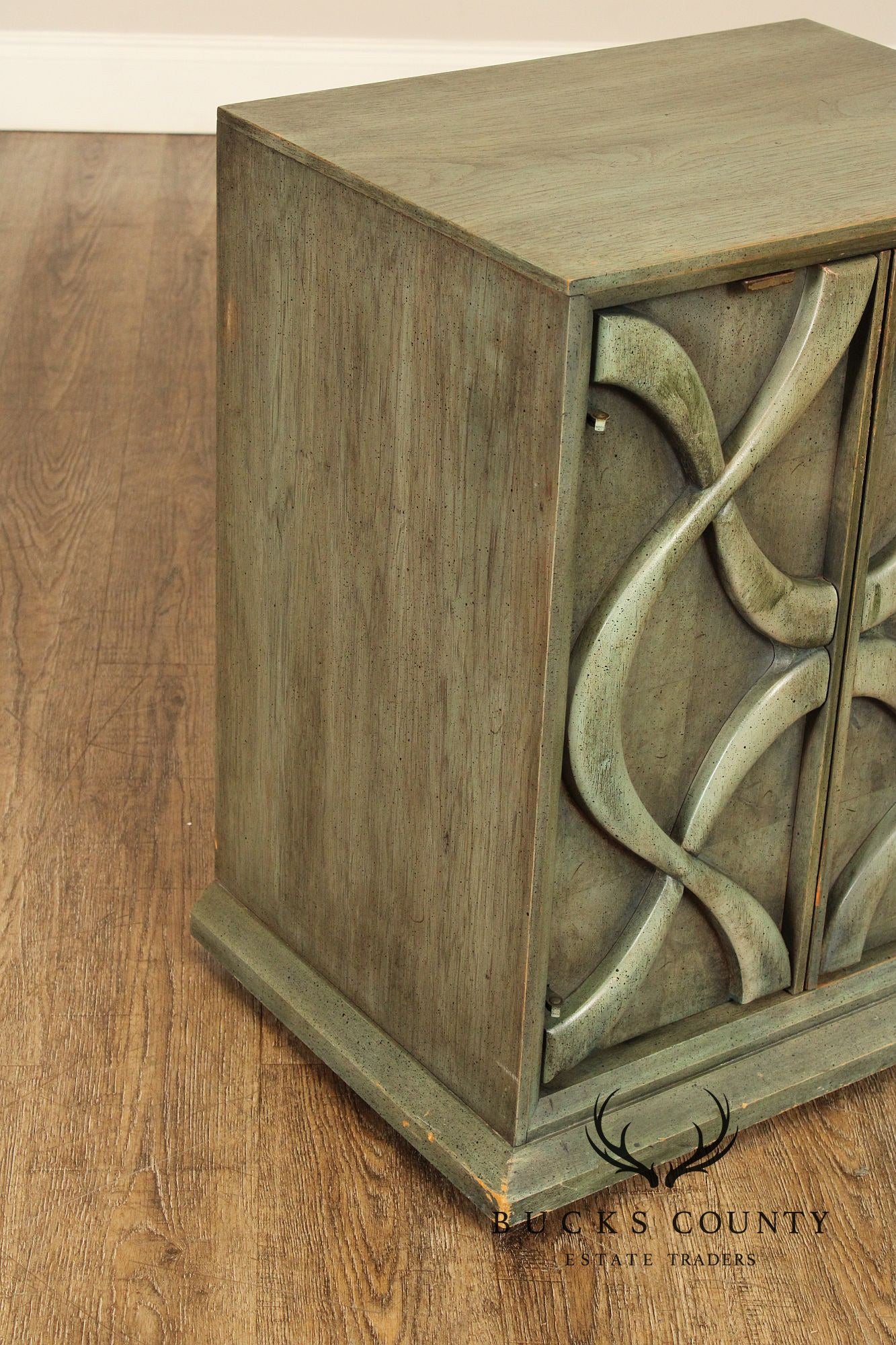 Stanley Furniture 'Cosmopolitan' Theme II Sculpted Nightstand