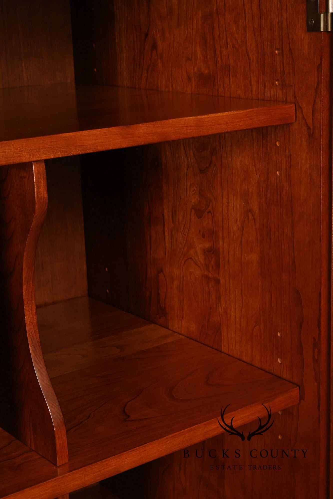 Stickley Traditional Chippendale Style Storage Press