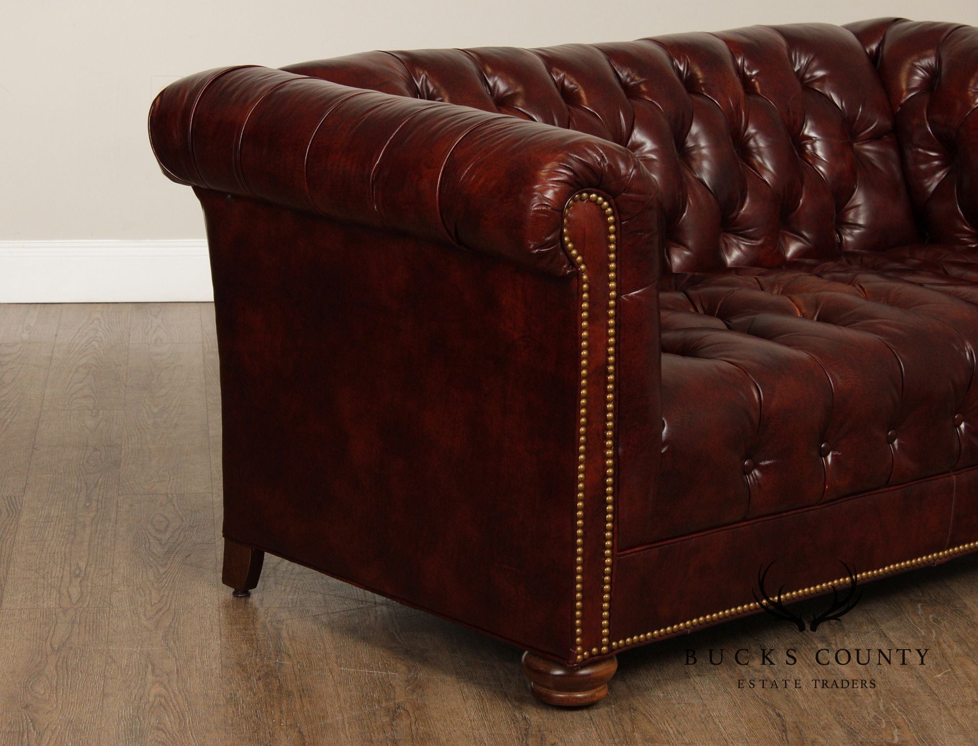 English Traditional Style Vintage Leather Chesterfield Sofa