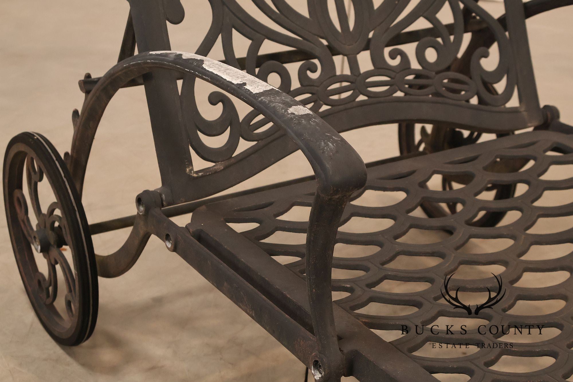 Hanamint Tuscany Pair Of Cast Aluminum Outdoor Chaise Lounge Chairs
