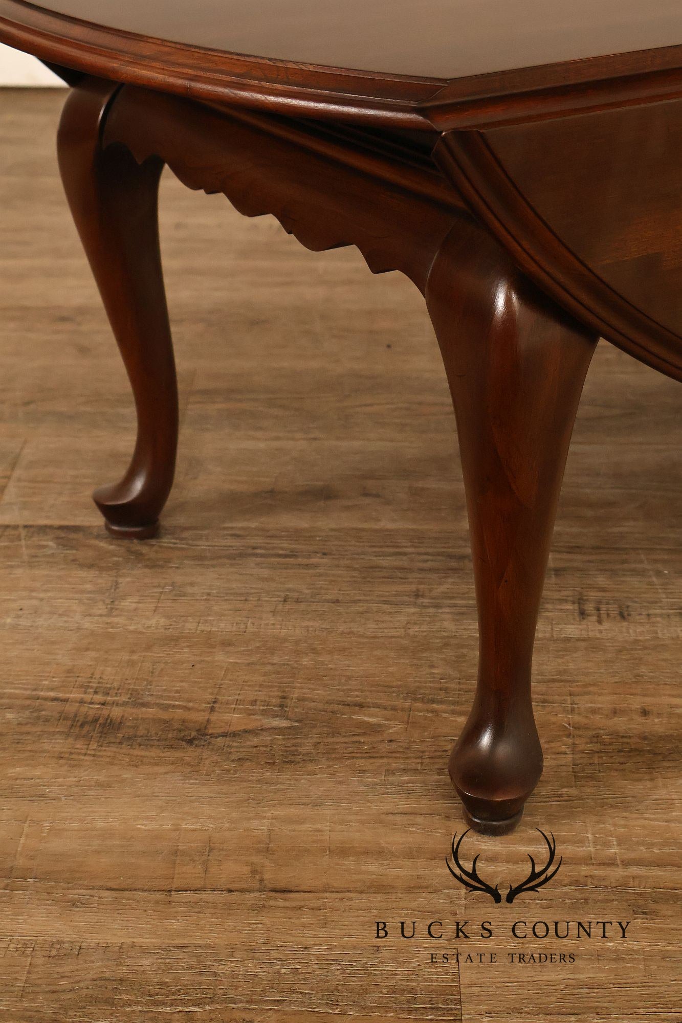 Ethan Allen Queen Anne Style Cherry Drop Leaf Coffee Table