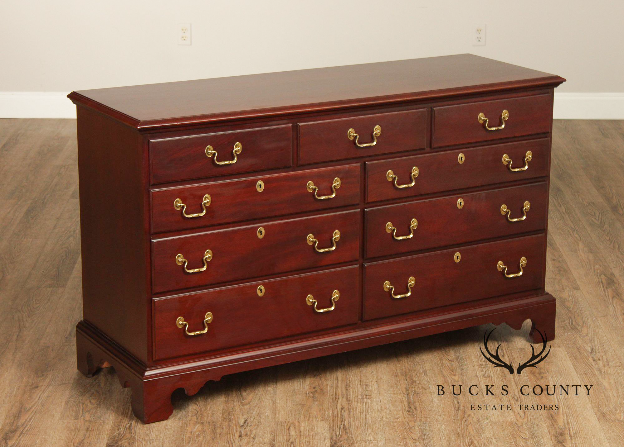 Link Taylor Heirloom Solid Mahogany Nine Drawer Dresser