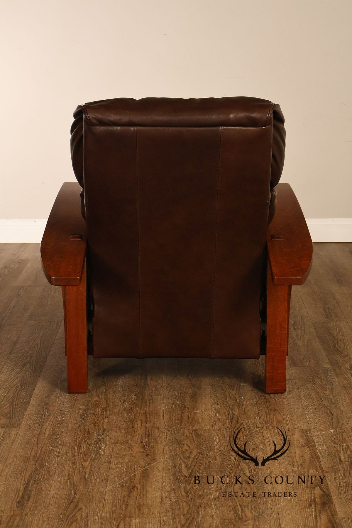 Stickley Mission Collection Pair of Bustle Back Bow Arm Morris Recliners