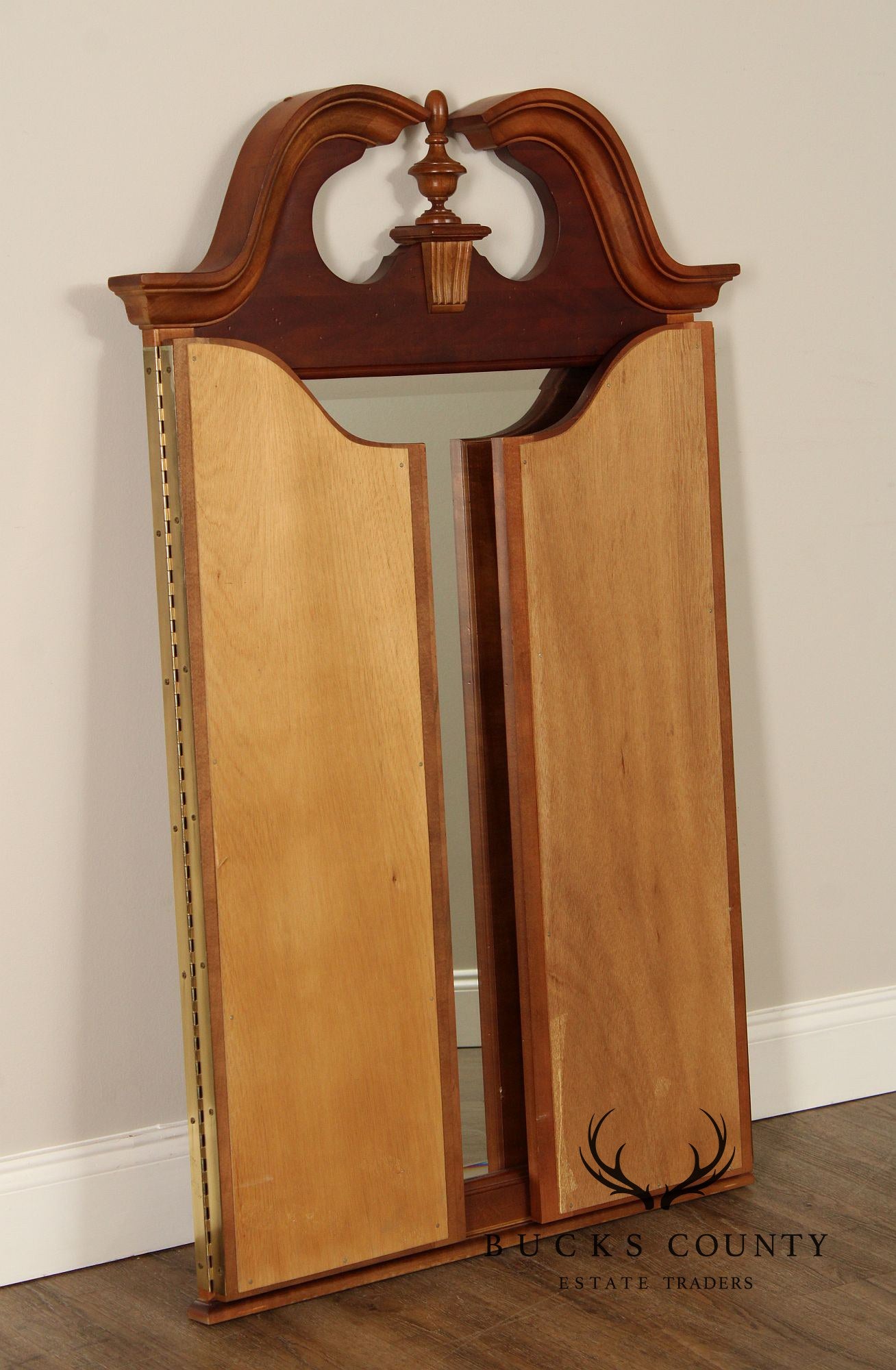 American Drew Georgian Style Tri-Fold Cherry Mirror