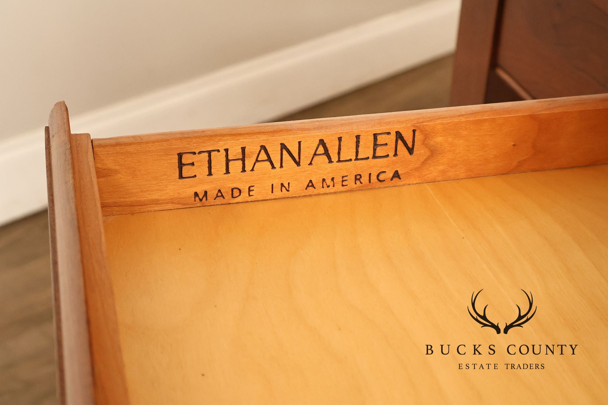 Ethan Allen 'American Impressions' Expandable Cherry Dining Table