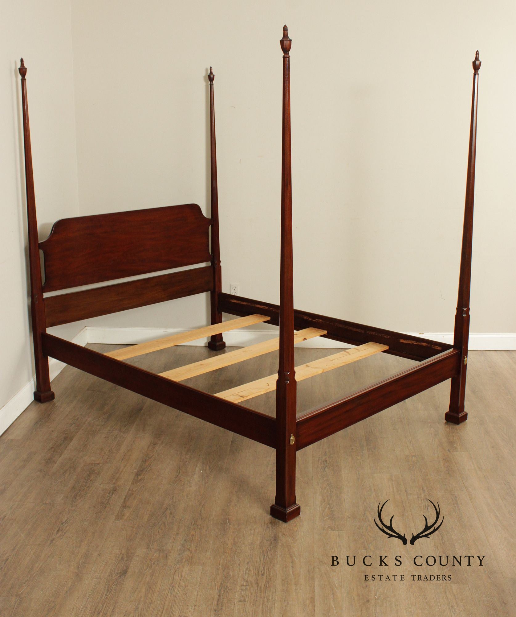 Henkel Harris Virginia Galleries Genuine Mahogany Queen Size Four Poster Bed