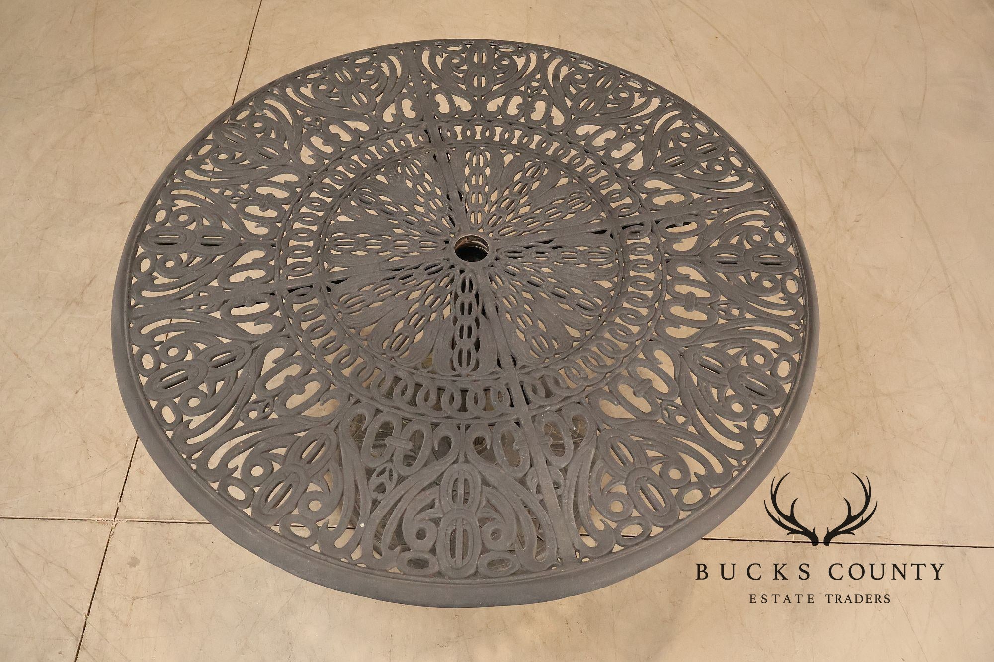 Hanamint Outdoor Round Cast Aluminum Dining Table and Chair Set