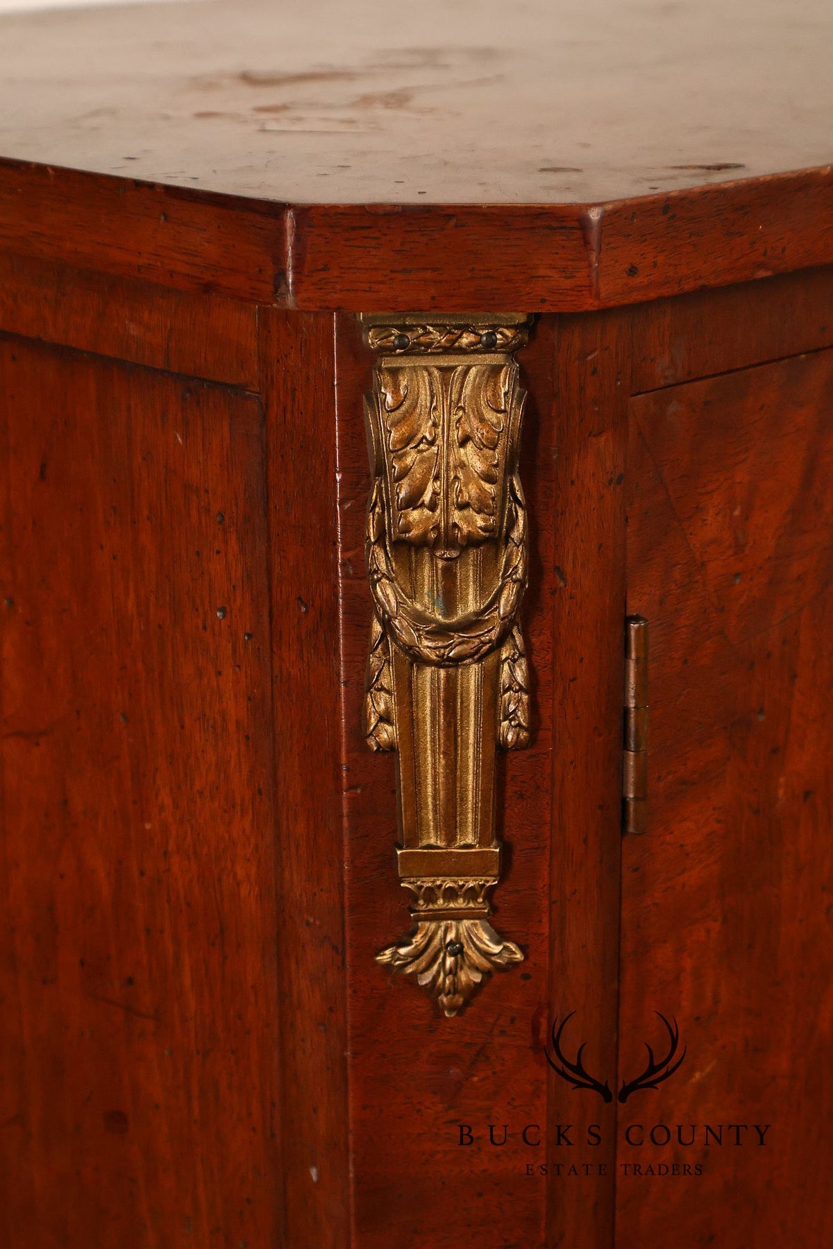Henredon French Louis XV Style Walnut Chest of Drawers