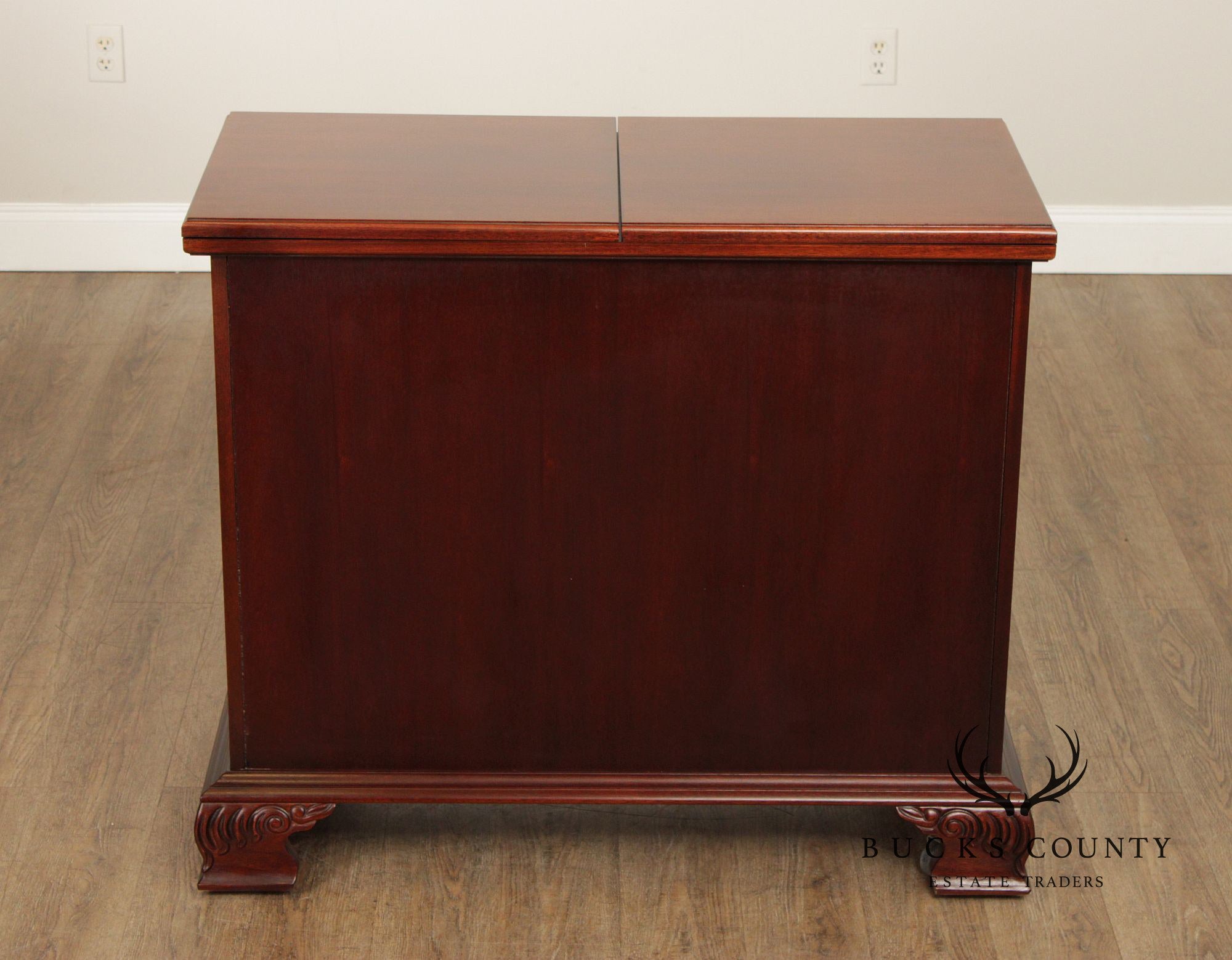 Thomasville Georgian Style Mahogany Flip Top Server