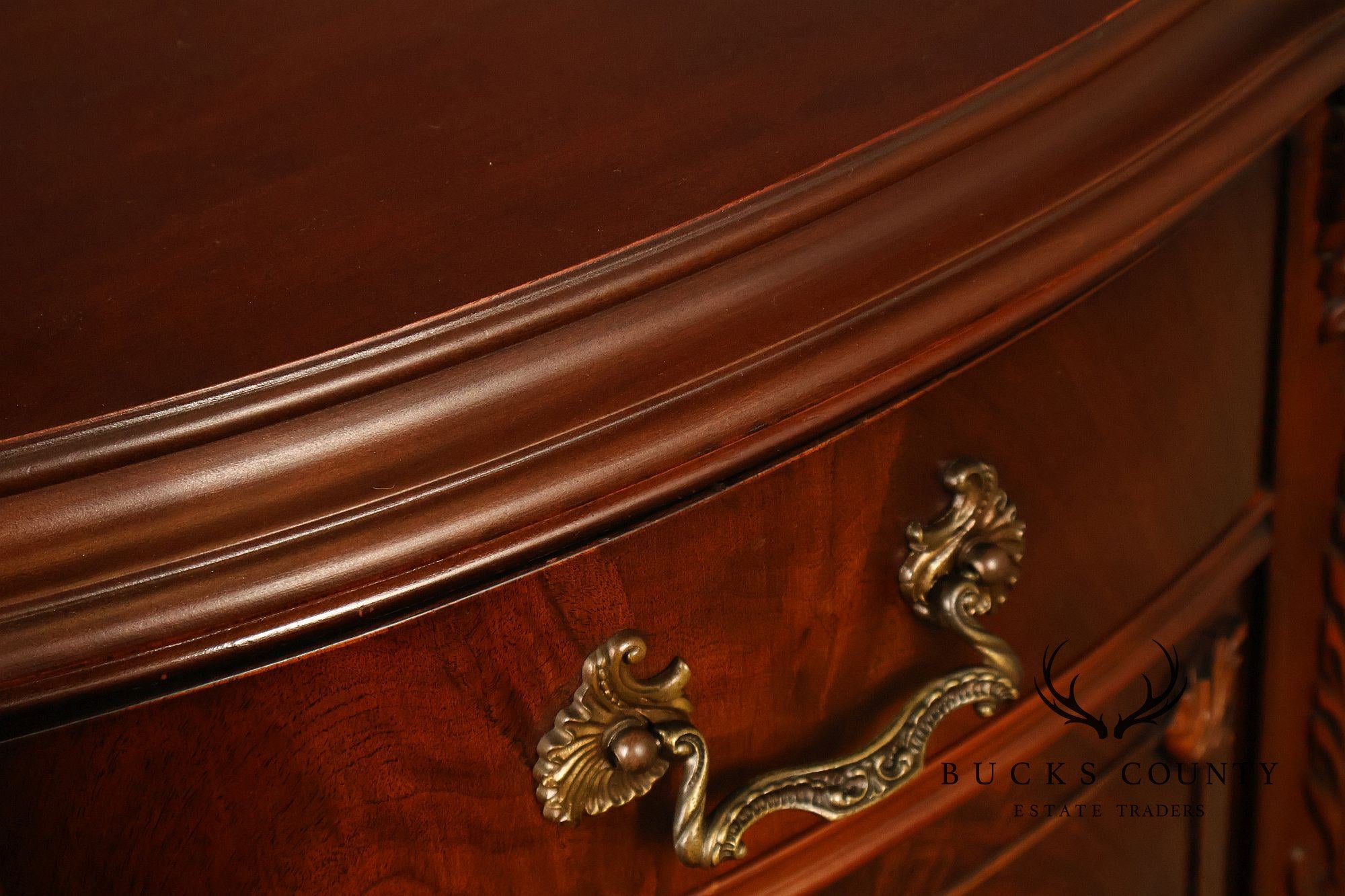 1940s Vintage Pair of Mahogany Nightstands