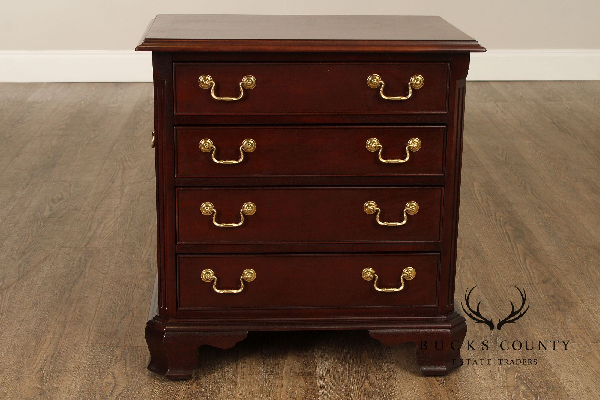 Thomasville Chippendale Style Mahogany Nightstand Chest